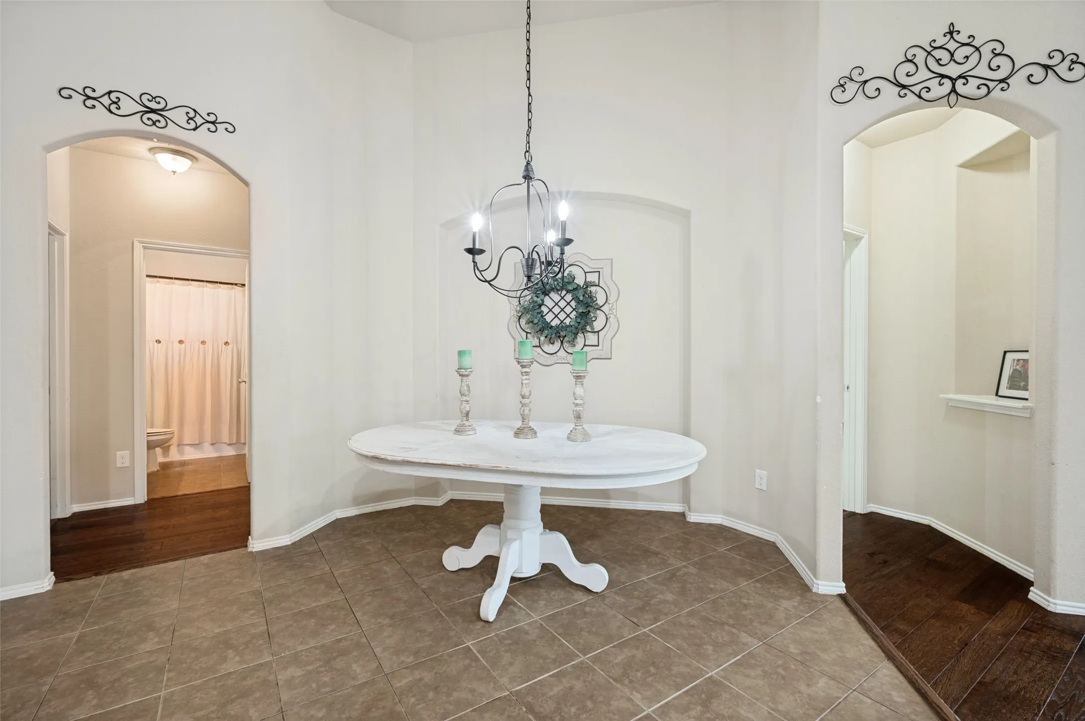 Single Family Residence For Sale in Denton County , 2404 Scott Creek Drive, Little Elm, Texas 75068, 3 Bedroom, 2 Bathroom, 2 Garage spaces, 2,006 Sqft, built in 2013, mls#21347155, Real Estate Agent in Little Elm, Homes For Sale in Denton county, Homes For Sale in Little Elm, Realtor in Little Elm Texas, Real Estate Brokerage Independent Realty Texas, Luminita Cordes Realtor