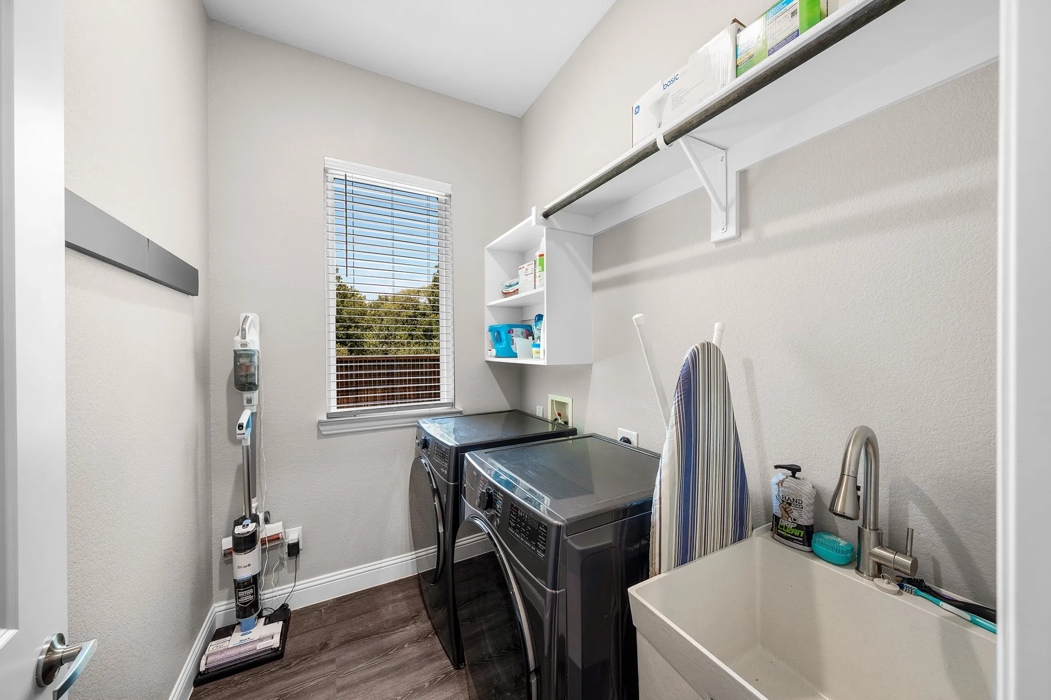 Single Family Residence For Sale in Hunt County , 1501 Oneal Street, Commerce, Texas 75428, 3 Bedroom, 3 Bathroom, 2 Garage spaces, 1,855 Sqft, built in 2022, mls#21343031, Real Estate Agent in Commerce, Homes For Sale in Hunt county, Homes For Sale in Commerce, Realtor in Commerce Texas, Real Estate Brokerage Independent Realty Texas, Luminita Cordes Realtor