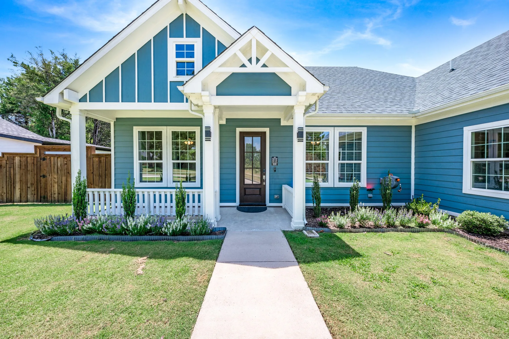 Single Family Residence For Sale in Hunt County , 1501 Oneal Street, Commerce, Texas 75428, 3 Bedroom, 3 Bathroom, 2 Garage spaces, 1,855 Sqft, built in 2022, mls#21343031, Real Estate Agent in Commerce, Homes For Sale in Hunt county, Homes For Sale in Commerce, Realtor in Commerce Texas, Real Estate Brokerage Independent Realty Texas, Luminita Cordes Realtor