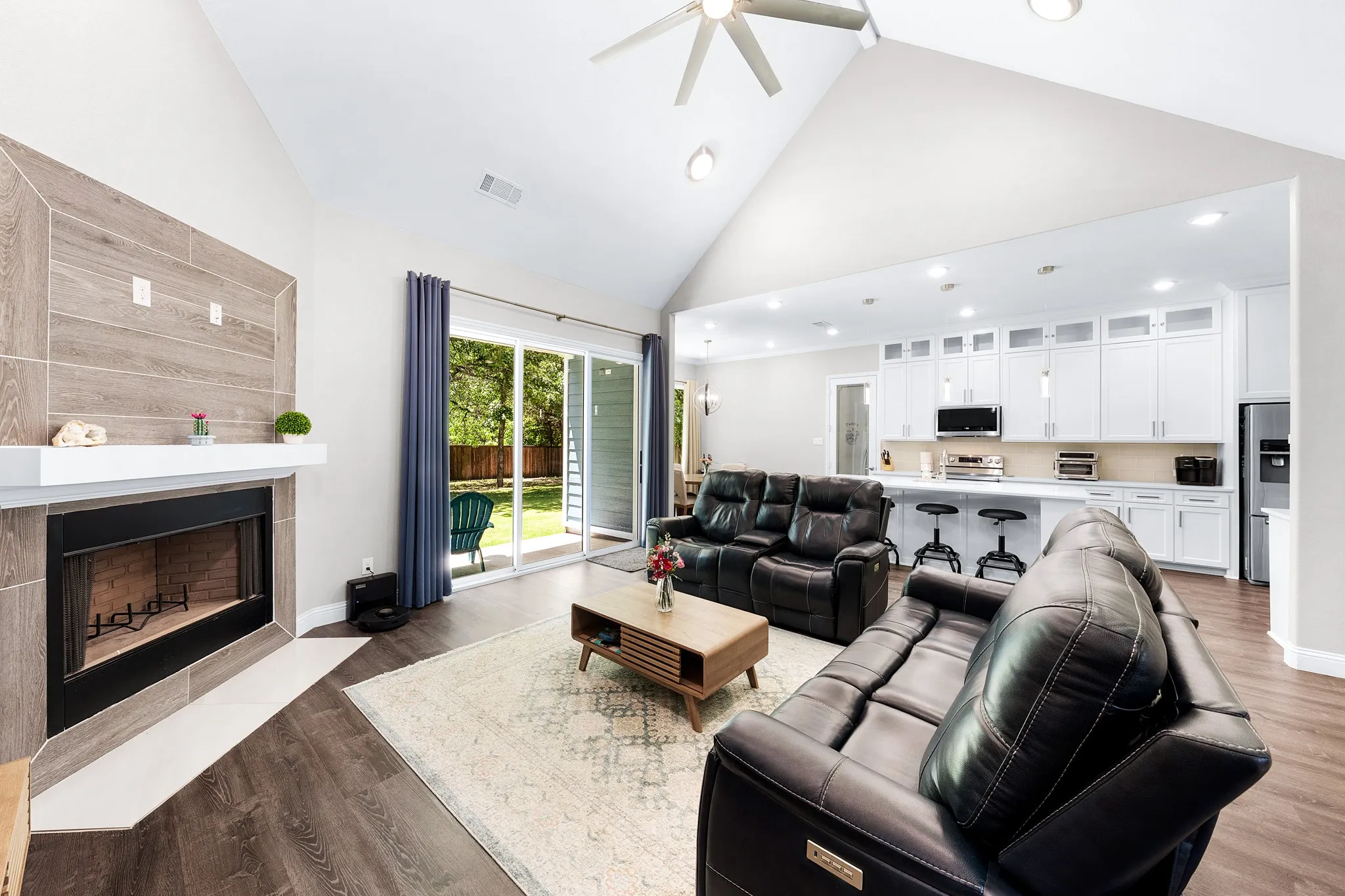 Single Family Residence For Sale in Hunt County , 1501 Oneal Street, Commerce, Texas 75428, 3 Bedroom, 3 Bathroom, 2 Garage spaces, 1,855 Sqft, built in 2022, mls#21343031, Real Estate Agent in Commerce, Homes For Sale in Hunt county, Homes For Sale in Commerce, Realtor in Commerce Texas, Real Estate Brokerage Independent Realty Texas, Luminita Cordes Realtor