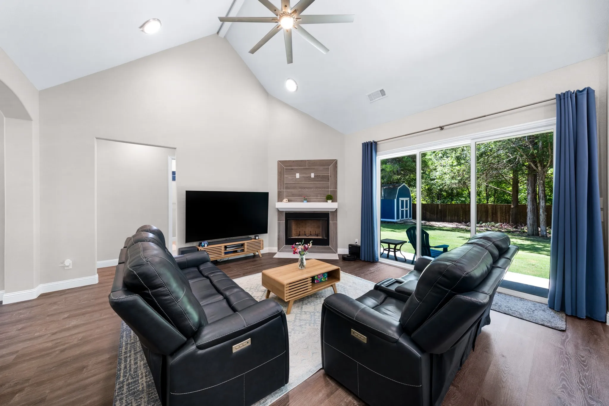 Single Family Residence For Sale in Hunt County , 1501 Oneal Street, Commerce, Texas 75428, 3 Bedroom, 3 Bathroom, 2 Garage spaces, 1,855 Sqft, built in 2022, mls#21343031, Real Estate Agent in Commerce, Homes For Sale in Hunt county, Homes For Sale in Commerce, Realtor in Commerce Texas, Real Estate Brokerage Independent Realty Texas, Luminita Cordes Realtor