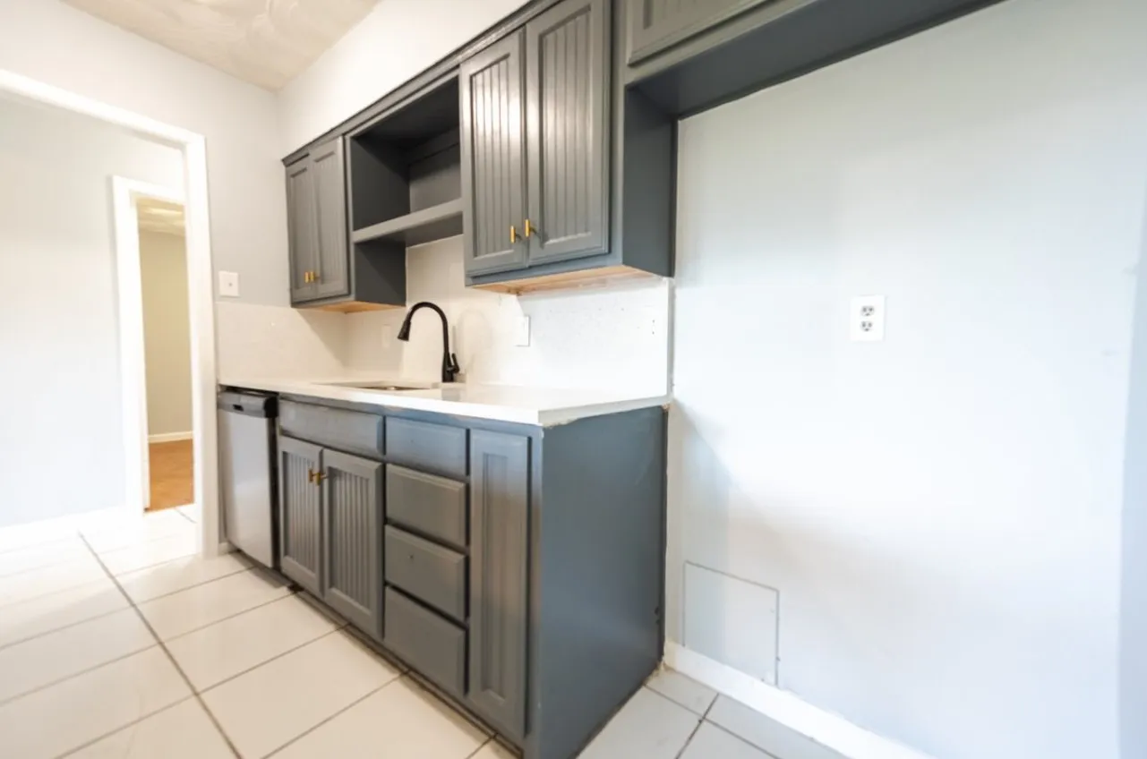 Single Family Residence For Sale in Dallas County , 4430 Windsor Drive, Garland, Texas 75042, 3 Bedroom, 2 Bathroom, 2 Garage spaces, 1,220 Sqft, built in 1966, mls#21347103, Real Estate Agent in Garland, Homes For Sale in Dallas county, Homes For Sale in Garland, Realtor in Garland Texas, Real Estate Brokerage Independent Realty Texas, Luminita Cordes Realtor
