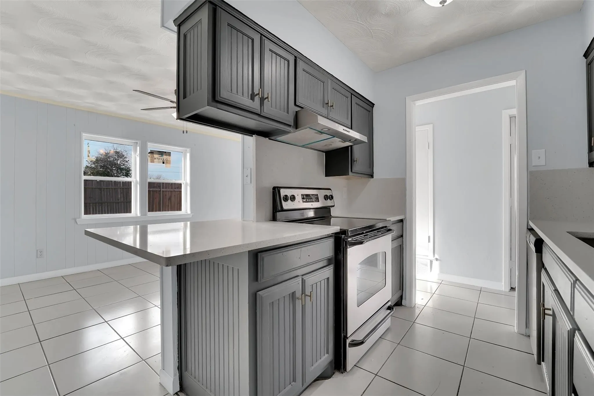 Single Family Residence For Sale in Dallas County , 4430 Windsor Drive, Garland, Texas 75042, 3 Bedroom, 2 Bathroom, 2 Garage spaces, 1,220 Sqft, built in 1966, mls#21347103, Real Estate Agent in Garland, Homes For Sale in Dallas county, Homes For Sale in Garland, Realtor in Garland Texas, Real Estate Brokerage Independent Realty Texas, Luminita Cordes Realtor