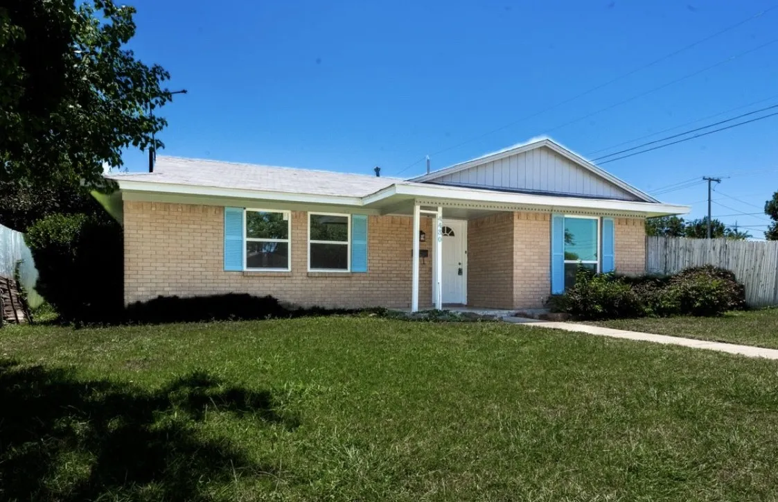 Single Family Residence For Sale in Dallas County , 4430 Windsor Drive, Garland, Texas 75042, 3 Bedroom, 2 Bathroom, 2 Garage spaces, 1,220 Sqft, built in 1966, mls#21347103, Real Estate Agent in Garland, Homes For Sale in Dallas county, Homes For Sale in Garland, Realtor in Garland Texas, Real Estate Brokerage Independent Realty Texas, Luminita Cordes Realtor