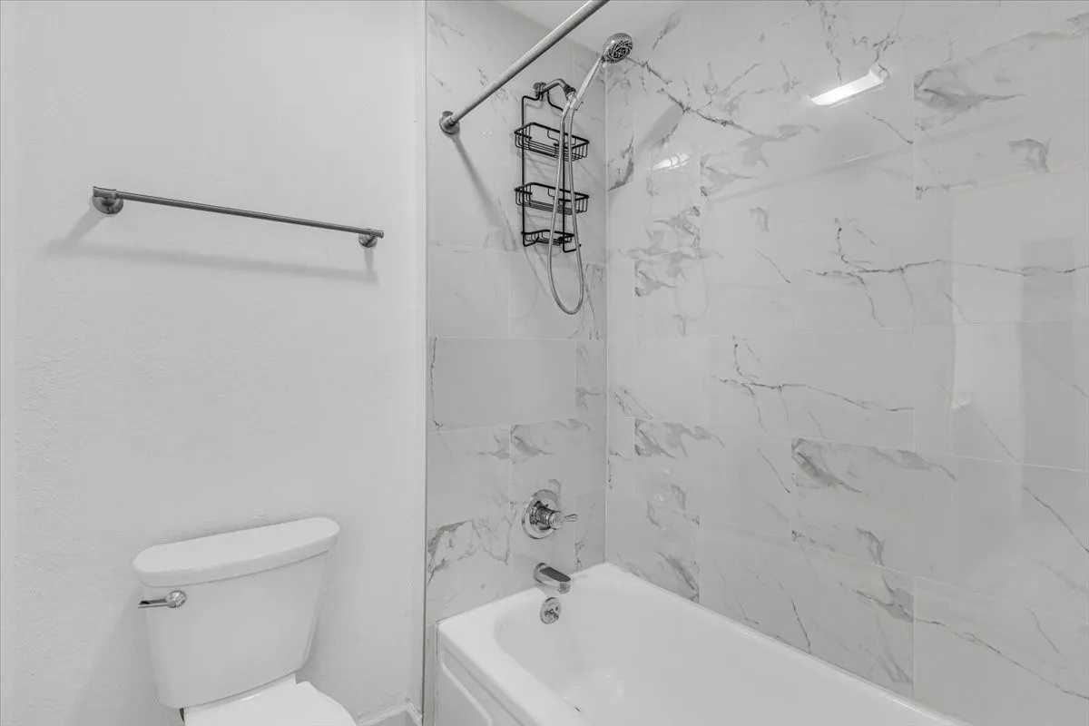 Single Family Residence For Sale in Tarrant County , 704 Matthews Court, Arlington, Texas 76012, 3 Bedroom, 2 Bathroom, 2 Garage spaces, 2,131 Sqft, built in 1978, mls#21344874, Real Estate Agent in Arlington, Homes For Sale in Tarrant county, Homes For Sale in Arlington, Realtor in Arlington Texas, Real Estate Brokerage Independent Realty Texas, Luminita Cordes Realtor