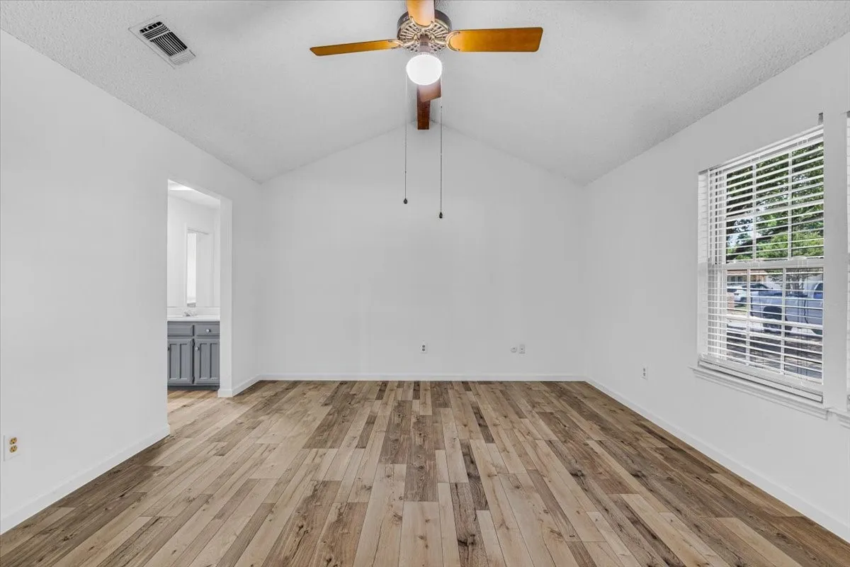 Single Family Residence For Sale in Tarrant County , 704 Matthews Court, Arlington, Texas 76012, 3 Bedroom, 2 Bathroom, 2 Garage spaces, 2,131 Sqft, built in 1978, mls#21344874, Real Estate Agent in Arlington, Homes For Sale in Tarrant county, Homes For Sale in Arlington, Realtor in Arlington Texas, Real Estate Brokerage Independent Realty Texas, Luminita Cordes Realtor
