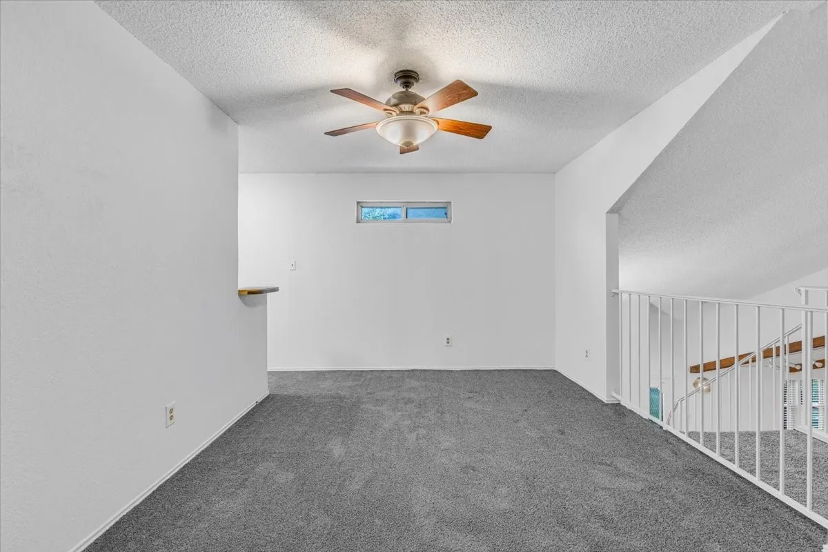 Single Family Residence For Sale in Tarrant County , 704 Matthews Court, Arlington, Texas 76012, 3 Bedroom, 2 Bathroom, 2 Garage spaces, 2,131 Sqft, built in 1978, mls#21344874, Real Estate Agent in Arlington, Homes For Sale in Tarrant county, Homes For Sale in Arlington, Realtor in Arlington Texas, Real Estate Brokerage Independent Realty Texas, Luminita Cordes Realtor
