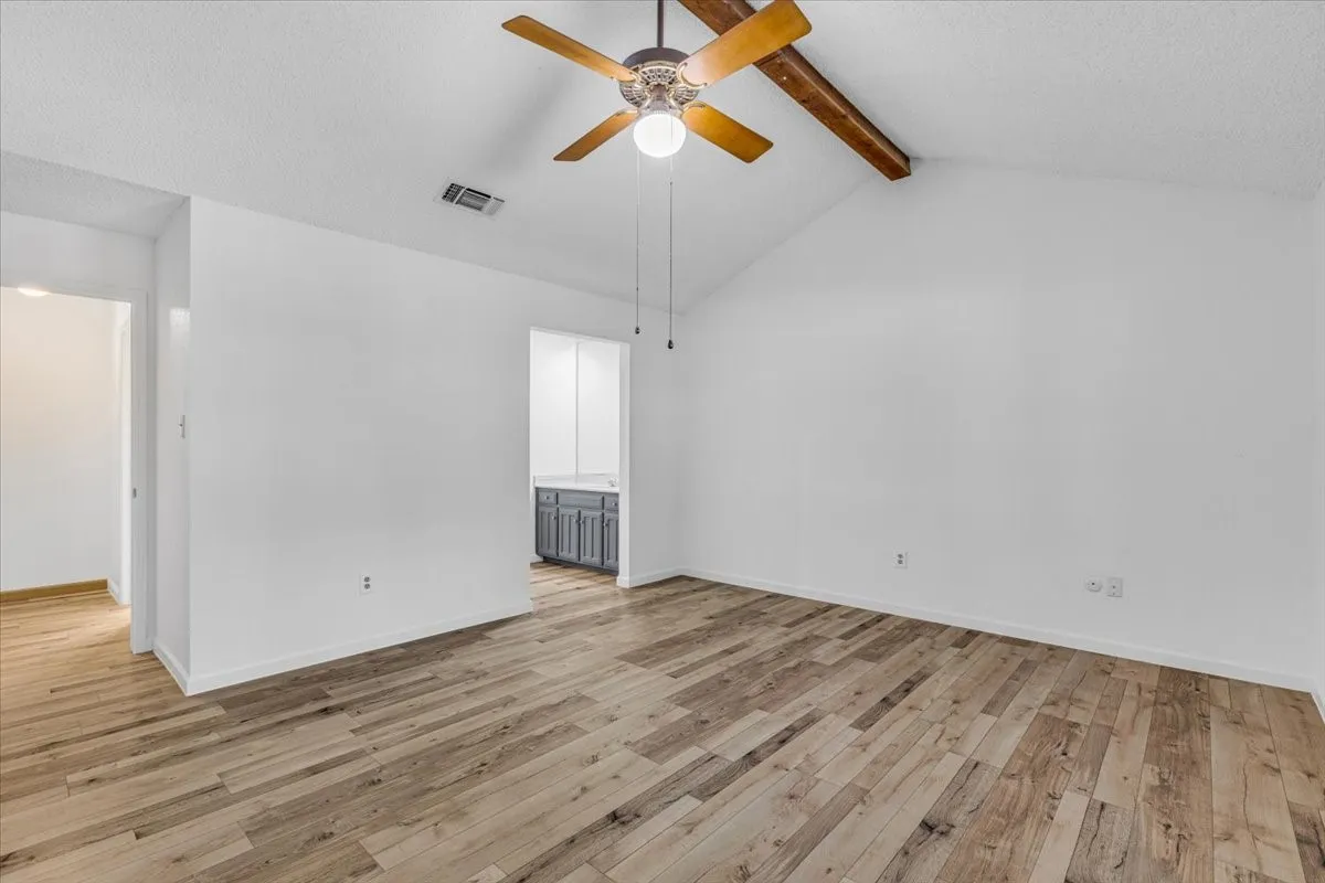 Single Family Residence For Sale in Tarrant County , 704 Matthews Court, Arlington, Texas 76012, 3 Bedroom, 2 Bathroom, 2 Garage spaces, 2,131 Sqft, built in 1978, mls#21344874, Real Estate Agent in Arlington, Homes For Sale in Tarrant county, Homes For Sale in Arlington, Realtor in Arlington Texas, Real Estate Brokerage Independent Realty Texas, Luminita Cordes Realtor