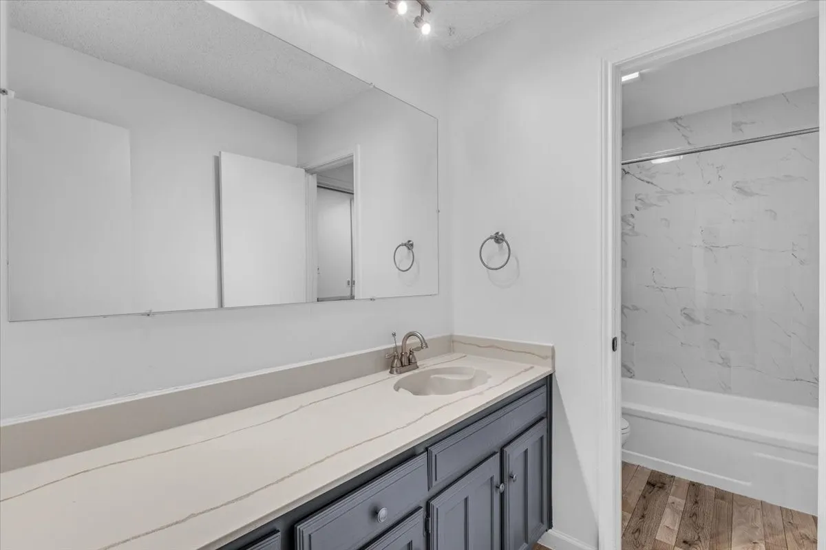 Single Family Residence For Sale in Tarrant County , 704 Matthews Court, Arlington, Texas 76012, 3 Bedroom, 2 Bathroom, 2 Garage spaces, 2,131 Sqft, built in 1978, mls#21344874, Real Estate Agent in Arlington, Homes For Sale in Tarrant county, Homes For Sale in Arlington, Realtor in Arlington Texas, Real Estate Brokerage Independent Realty Texas, Luminita Cordes Realtor
