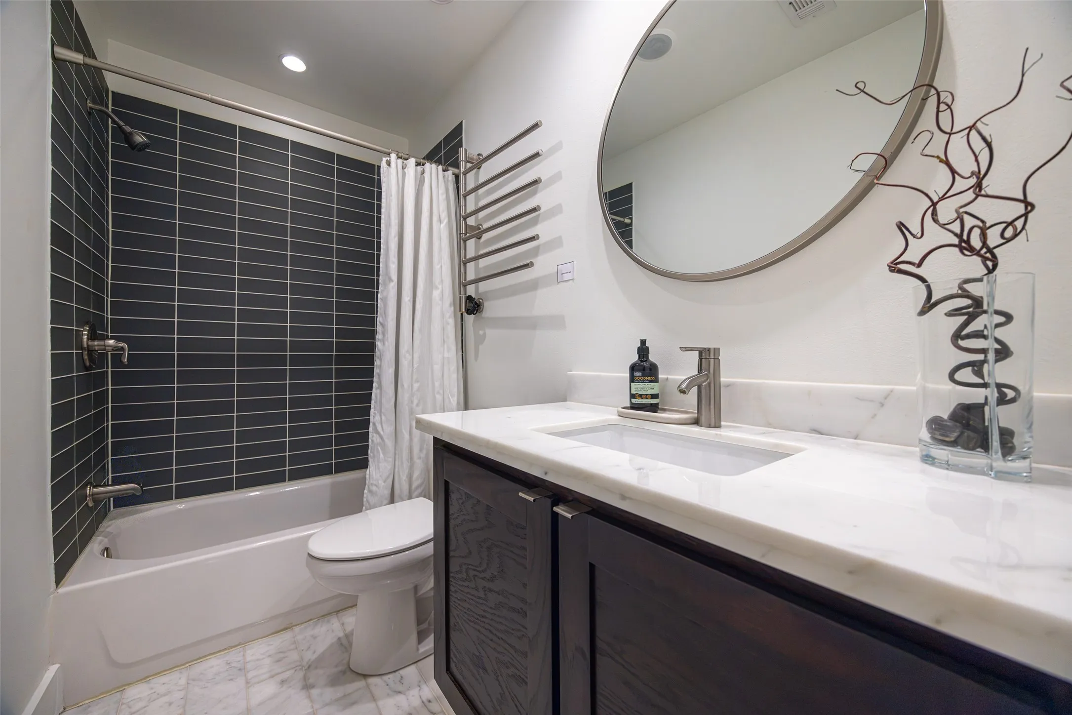 Condominium For Sale in Dallas County , 3606 Prescott Avenue, Dallas, Texas 75219, 2 Bedroom, 3 Bathroom, 1 Garage spaces, 2,109 Sqft, built in 1968, Price $650,000, mls#21346115, Real Estate Agent in Dallas, Homes For Sale in Dallas county, Homes For Sale in Dallas, Realtor in Dallas Texas, Real Estate Brokerage Independent Realty Texas, Luminita Cordes Realtor