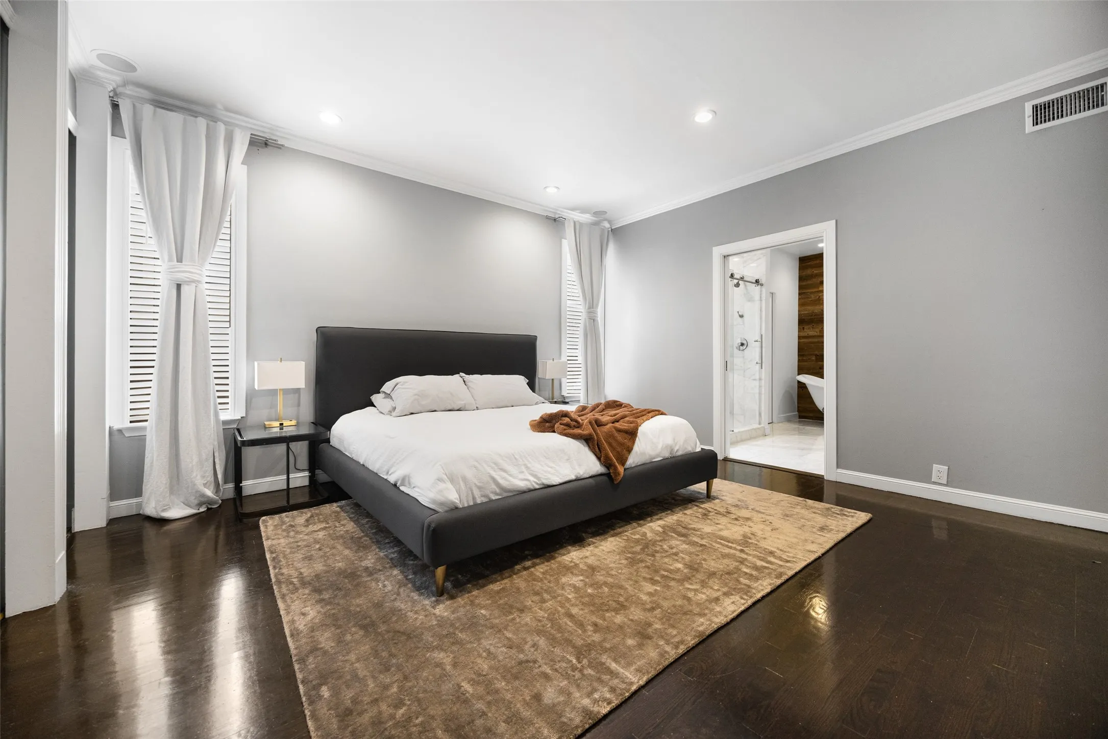 Condominium For Sale in Dallas County , 3606 Prescott Avenue, Dallas, Texas 75219, 2 Bedroom, 3 Bathroom, 1 Garage spaces, 2,109 Sqft, built in 1968, Price $650,000, mls#21346115, Real Estate Agent in Dallas, Homes For Sale in Dallas county, Homes For Sale in Dallas, Realtor in Dallas Texas, Real Estate Brokerage Independent Realty Texas, Luminita Cordes Realtor