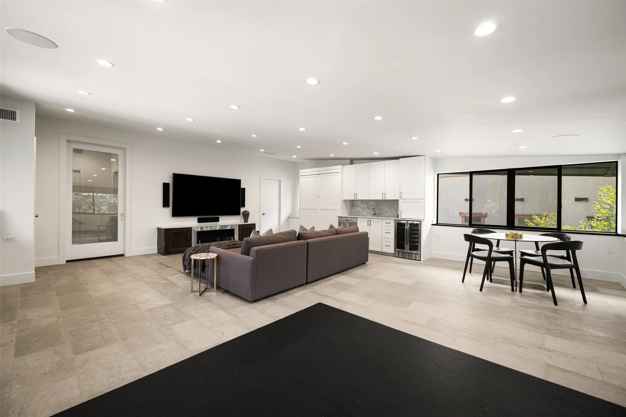 Condominium For Sale in Dallas County , 3606 Prescott Avenue, Dallas, Texas 75219, 2 Bedroom, 3 Bathroom, 1 Garage spaces, 2,109 Sqft, built in 1968, Price $650,000, mls#21346115, Real Estate Agent in Dallas, Homes For Sale in Dallas county, Homes For Sale in Dallas, Realtor in Dallas Texas, Real Estate Brokerage Independent Realty Texas, Luminita Cordes Realtor
