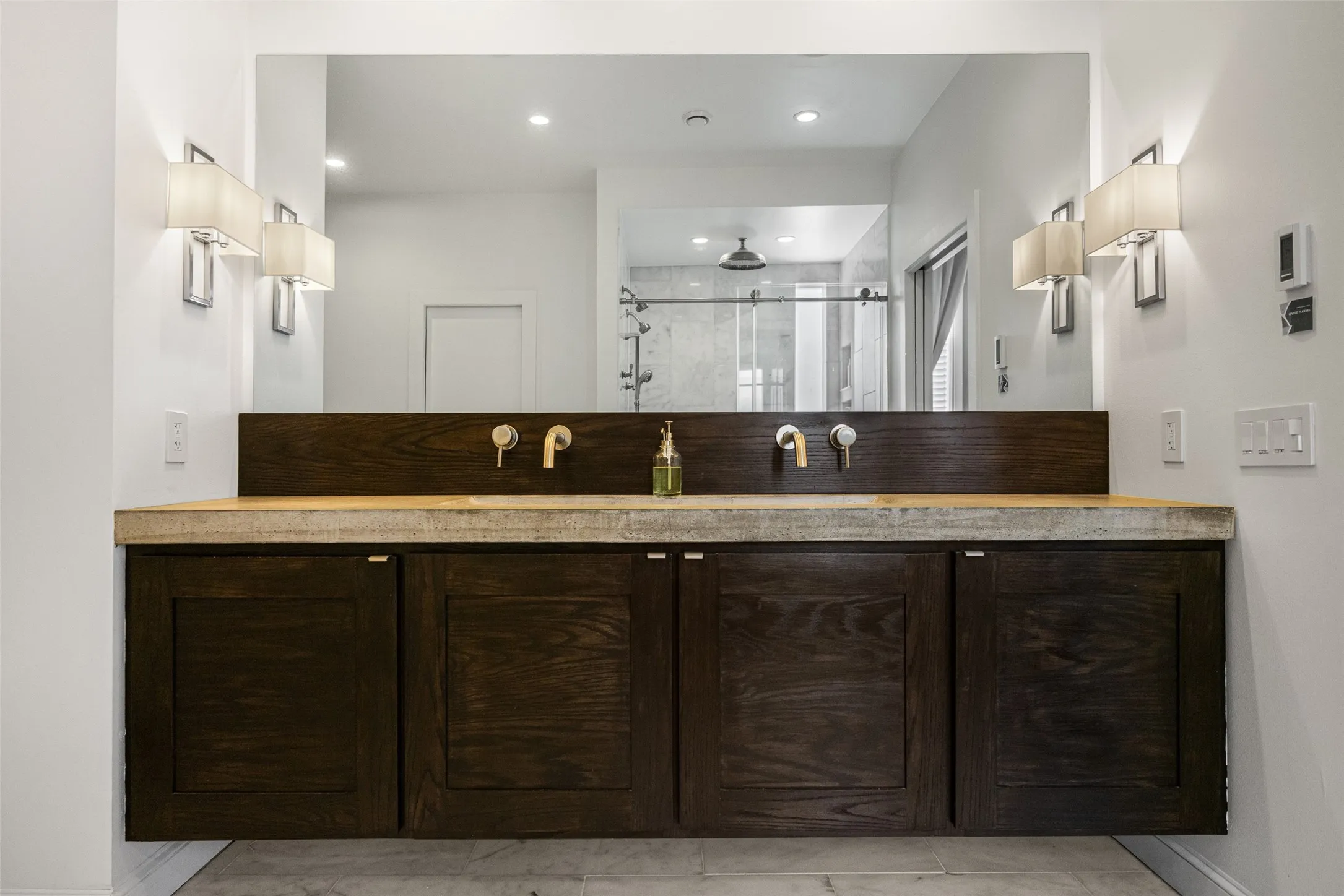 Condominium For Sale in Dallas County , 3606 Prescott Avenue, Dallas, Texas 75219, 2 Bedroom, 3 Bathroom, 1 Garage spaces, 2,109 Sqft, built in 1968, Price $650,000, mls#21346115, Real Estate Agent in Dallas, Homes For Sale in Dallas county, Homes For Sale in Dallas, Realtor in Dallas Texas, Real Estate Brokerage Independent Realty Texas, Luminita Cordes Realtor