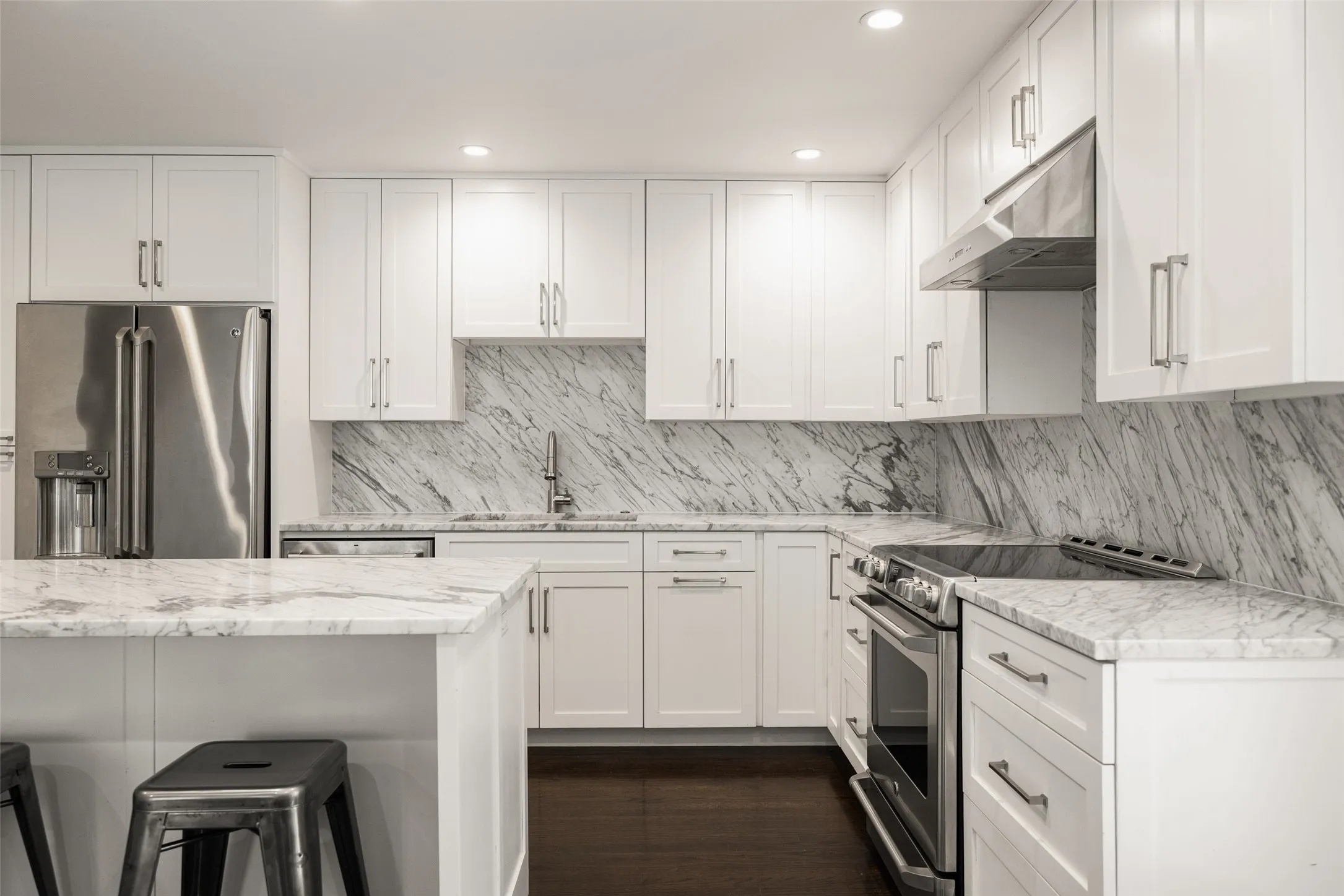 Condominium For Sale in Dallas County , 3606 Prescott Avenue, Dallas, Texas 75219, 2 Bedroom, 3 Bathroom, 1 Garage spaces, 2,109 Sqft, built in 1968, Price $650,000, mls#21346115, Real Estate Agent in Dallas, Homes For Sale in Dallas county, Homes For Sale in Dallas, Realtor in Dallas Texas, Real Estate Brokerage Independent Realty Texas, Luminita Cordes Realtor