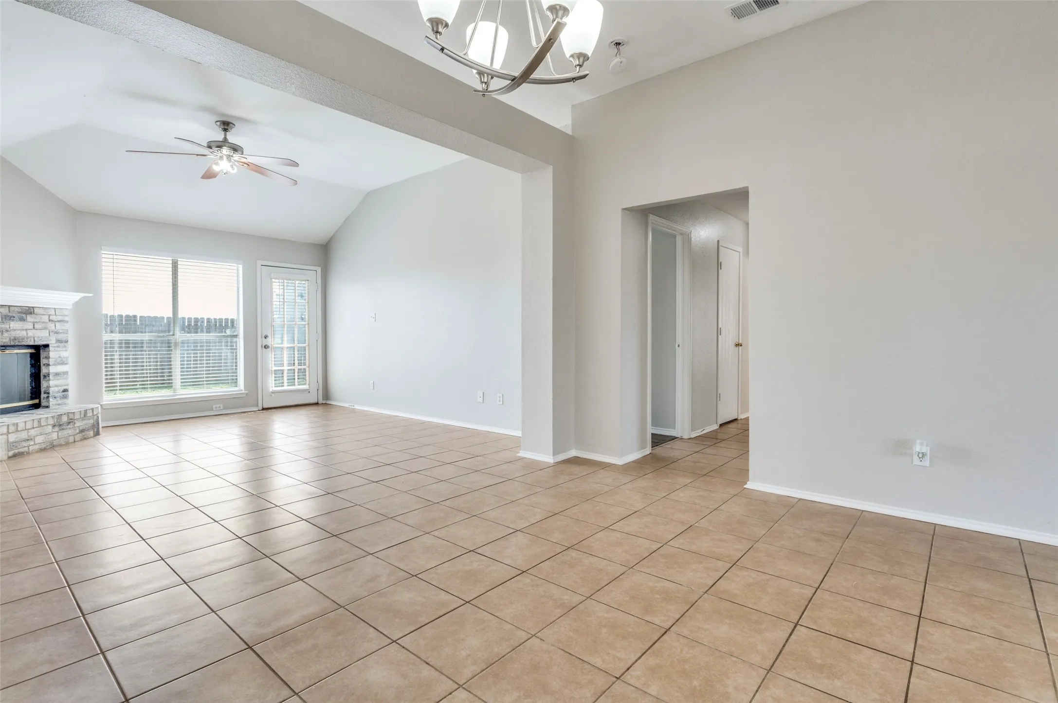 Single Family Residence For Sale in Tarrant County , 800 Ponselle Drive, Arlington, Texas 76001, 3 Bedrooms, 2 Bathrooms, 2 Garage spaces, 1,441 Sqft, built in 1999, Price $299,900, mls#21346096, Real Estate Agent in Arlington, Homes For Sale in Tarrant county, Homes For Sale in Arlington, Realtor in Arlington Texas, Real Estate Brokerage Independent Realty Texas, Luminita Cordes Realtor
