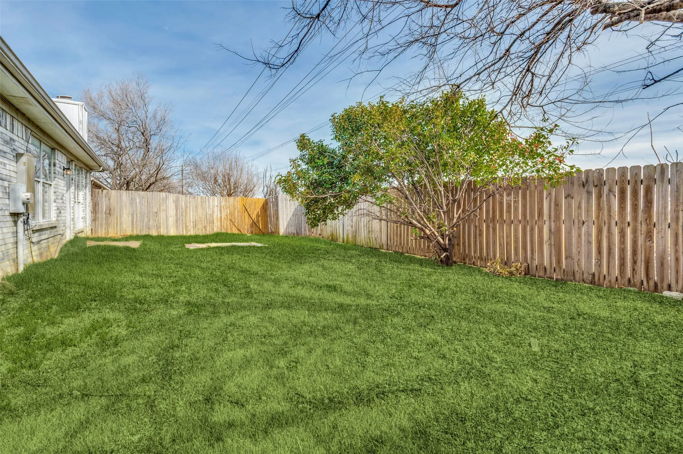 Single Family Residence For Sale in Tarrant County , 800 Ponselle Drive, Arlington, Texas 76001, 3 Bedrooms, 2 Bathrooms, 2 Garage spaces, 1,441 Sqft, built in 1999, Price $299,900, mls#21346096, Real Estate Agent in Arlington, Homes For Sale in Tarrant county, Homes For Sale in Arlington, Realtor in Arlington Texas, Real Estate Brokerage Independent Realty Texas, Luminita Cordes Realtor