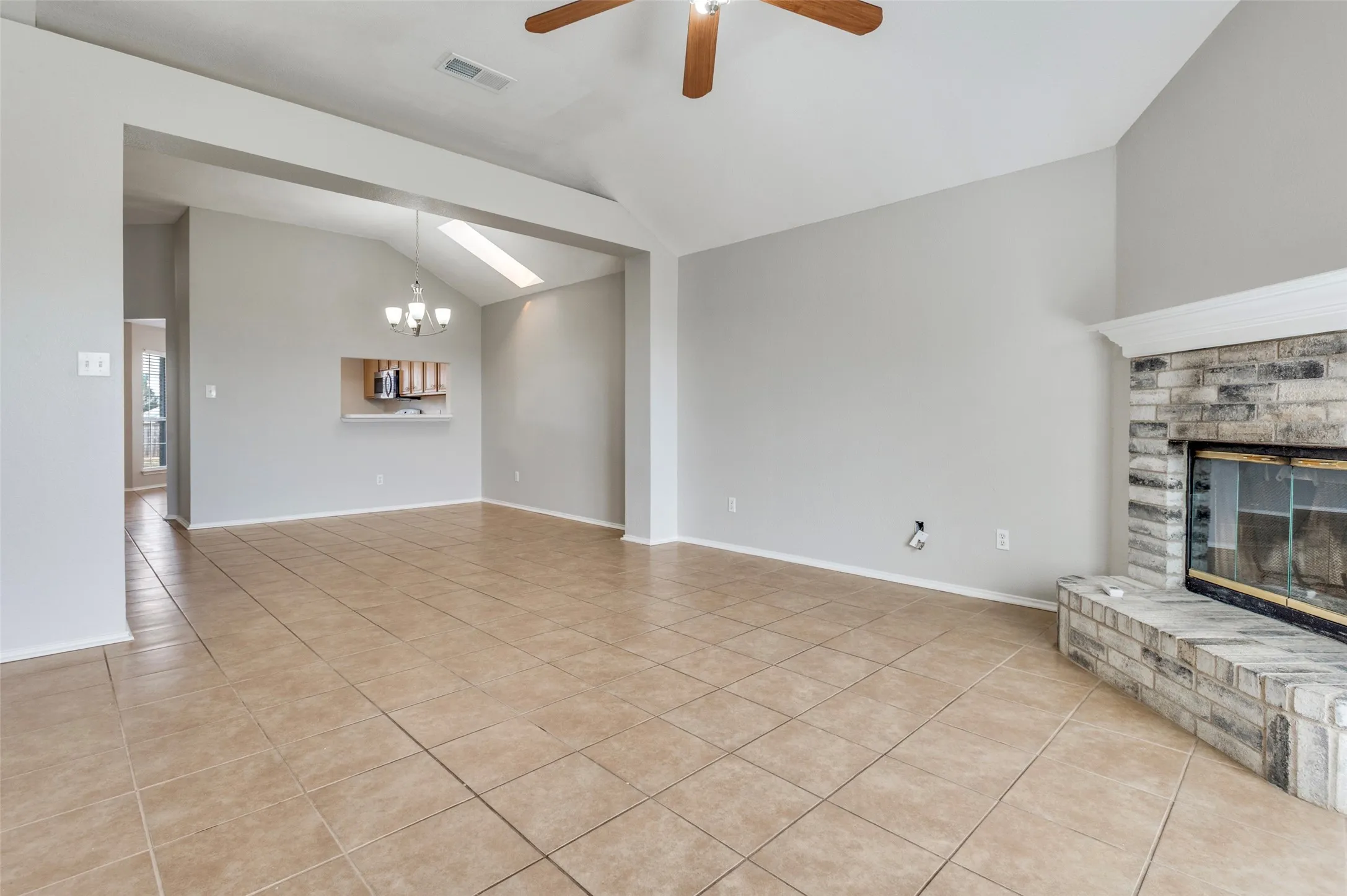 Single Family Residence For Sale in Tarrant County , 800 Ponselle Drive, Arlington, Texas 76001, 3 Bedrooms, 2 Bathrooms, 2 Garage spaces, 1,441 Sqft, built in 1999, Price $299,900, mls#21346096, Real Estate Agent in Arlington, Homes For Sale in Tarrant county, Homes For Sale in Arlington, Realtor in Arlington Texas, Real Estate Brokerage Independent Realty Texas, Luminita Cordes Realtor