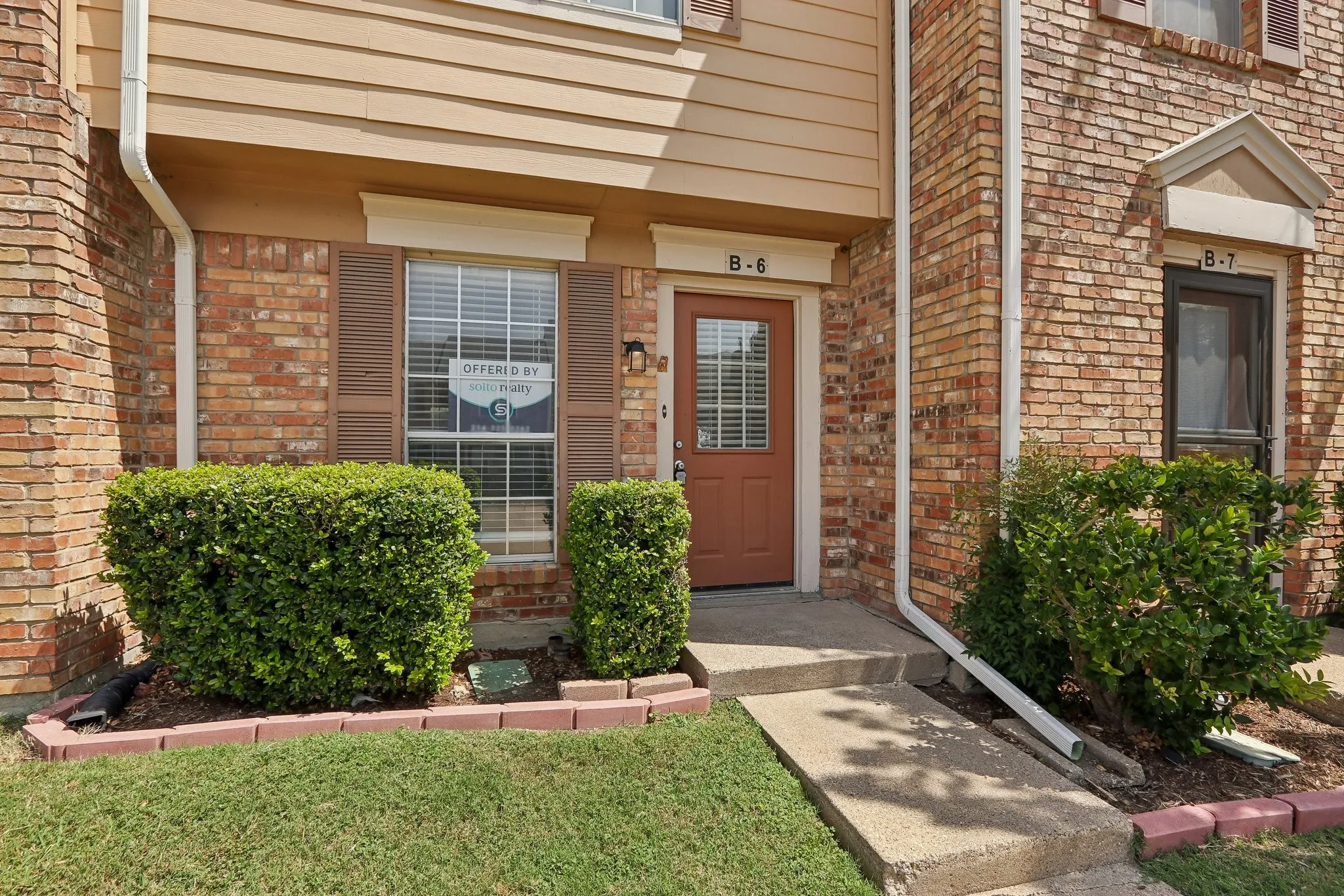 Townhouse For Rent in Collin County , 2400 Jupiter Road 6, Plano, Texas 75074, 2 Bedroom, 2 Bathroom, Garage spaces, 990 Sqft, built in 1985, Price $2,099, mls#21347199, Real Estate Agent in Plano, Homes For Rent in Collin county, Homes For Rent in Plano, Realtor in Plano Texas, Real Estate Brokerage Independent Realty Texas, Luminita Cordes Realtor