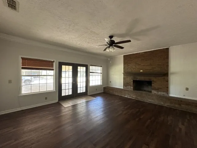 Single Family Residence For Sale in Smith County , 305 Butler Street, Arp, Texas 75750, 3 Bedroom, 2 Bathroom, Garage spaces, 2,585 Sqft, built in 1959, mls#21347201, Real Estate Agent in Arp, Homes For Sale in Smith county, Homes For Sale in Arp, Realtor in Arp Texas, Real Estate Brokerage Independent Realty Texas, Luminita Cordes Realtor