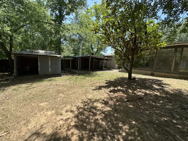 Single Family Residence For Sale in Smith County , 305 Butler Street, Arp, Texas 75750, 3 Bedroom, 2 Bathroom, Garage spaces, 2,585 Sqft, built in 1959, mls#21347201, Real Estate Agent in Arp, Homes For Sale in Smith county, Homes For Sale in Arp, Realtor in Arp Texas, Real Estate Brokerage Independent Realty Texas, Luminita Cordes Realtor