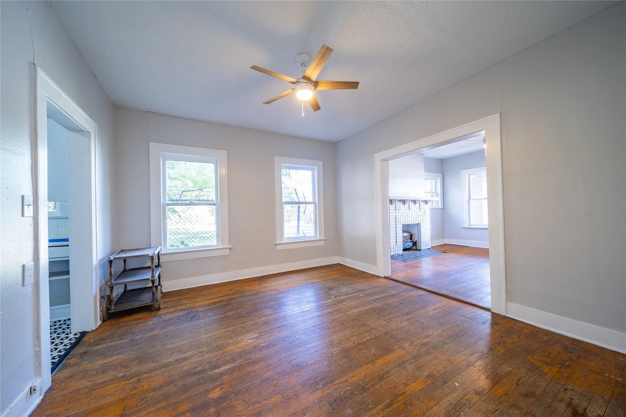 909 Sunset - The dining room is located between the kitchen and living room.