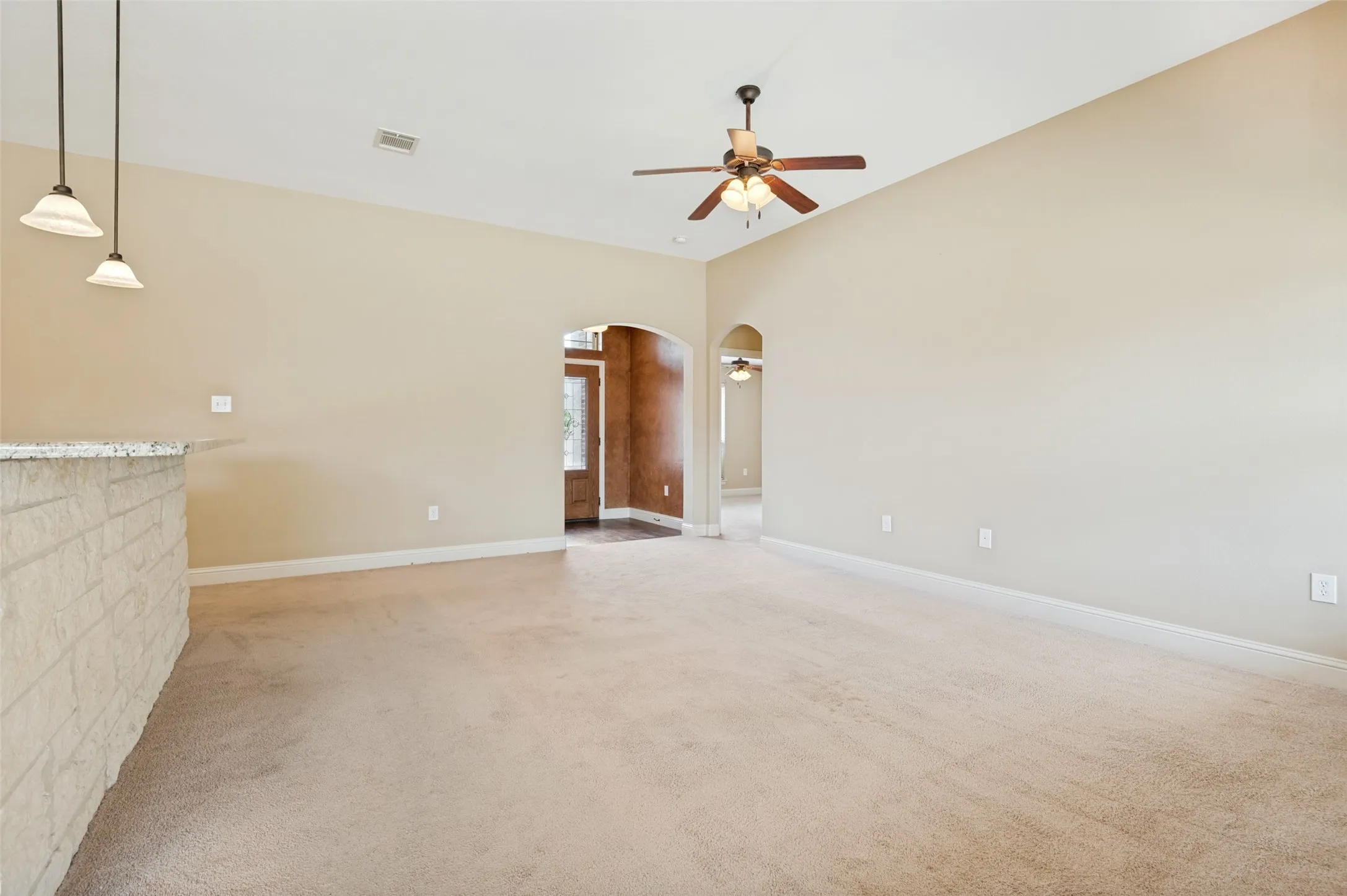 Single Family Residence For Sale in Ellis County , 215 Newcastle Street, Waxahachie, Texas 75165, 4 Bedroom, 2 Bathroom, 2 Garage spaces, 1,660 Sqft, built in 2012, mls#21303938, Real Estate Agent in Waxahachie, Homes For Sale in Ellis county, Homes For Sale in Waxahachie, Realtor in Waxahachie Texas, Real Estate Brokerage Independent Realty Texas, Luminita Cordes Realtor