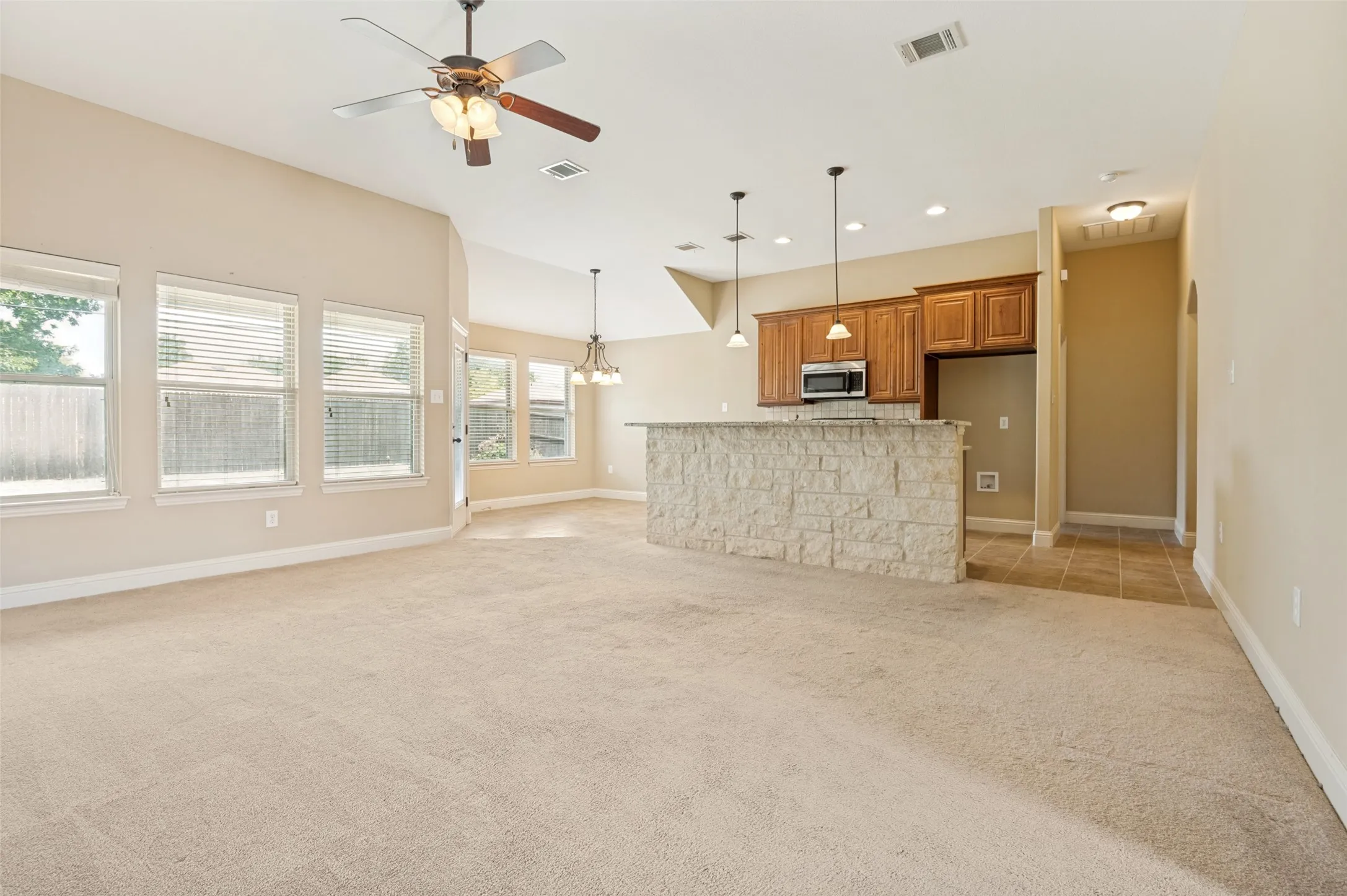 Single Family Residence For Sale in Ellis County , 215 Newcastle Street, Waxahachie, Texas 75165, 4 Bedroom, 2 Bathroom, 2 Garage spaces, 1,660 Sqft, built in 2012, mls#21303938, Real Estate Agent in Waxahachie, Homes For Sale in Ellis county, Homes For Sale in Waxahachie, Realtor in Waxahachie Texas, Real Estate Brokerage Independent Realty Texas, Luminita Cordes Realtor