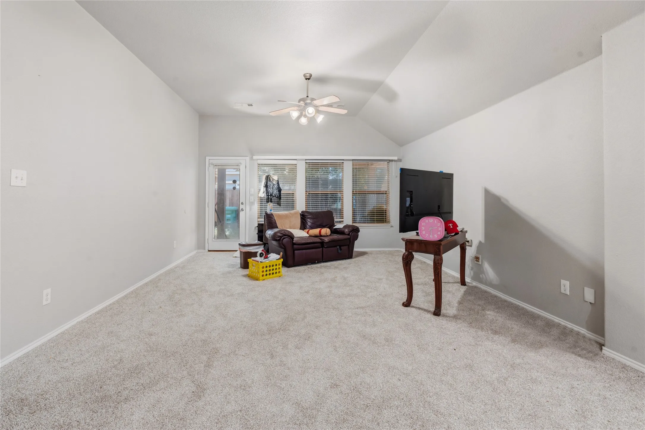 Single Family Residence For Sale in Tarrant County , 10032 Chrysalis Drive, Fort Worth, Texas 76131, 3 Bedroom, 2 Bathroom, 2 Garage spaces, 1,789 Sqft, built in 2009, mls#21344266, Real Estate Agent in Fort Worth, Homes For Sale in Tarrant county, Homes For Sale in Fort Worth, Realtor in Fort Worth Texas, Real Estate Brokerage Independent Realty Texas, Luminita Cordes Realtor