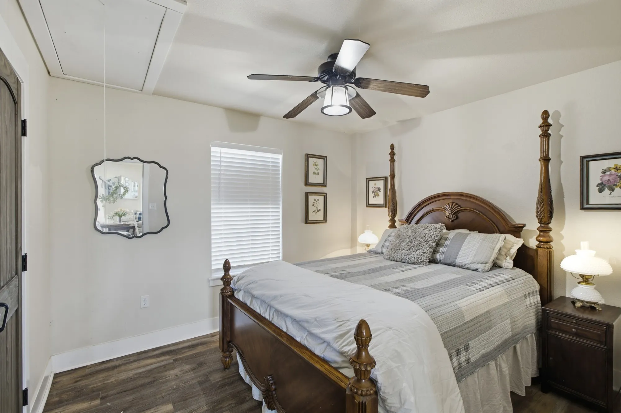 Big second bedroom~
