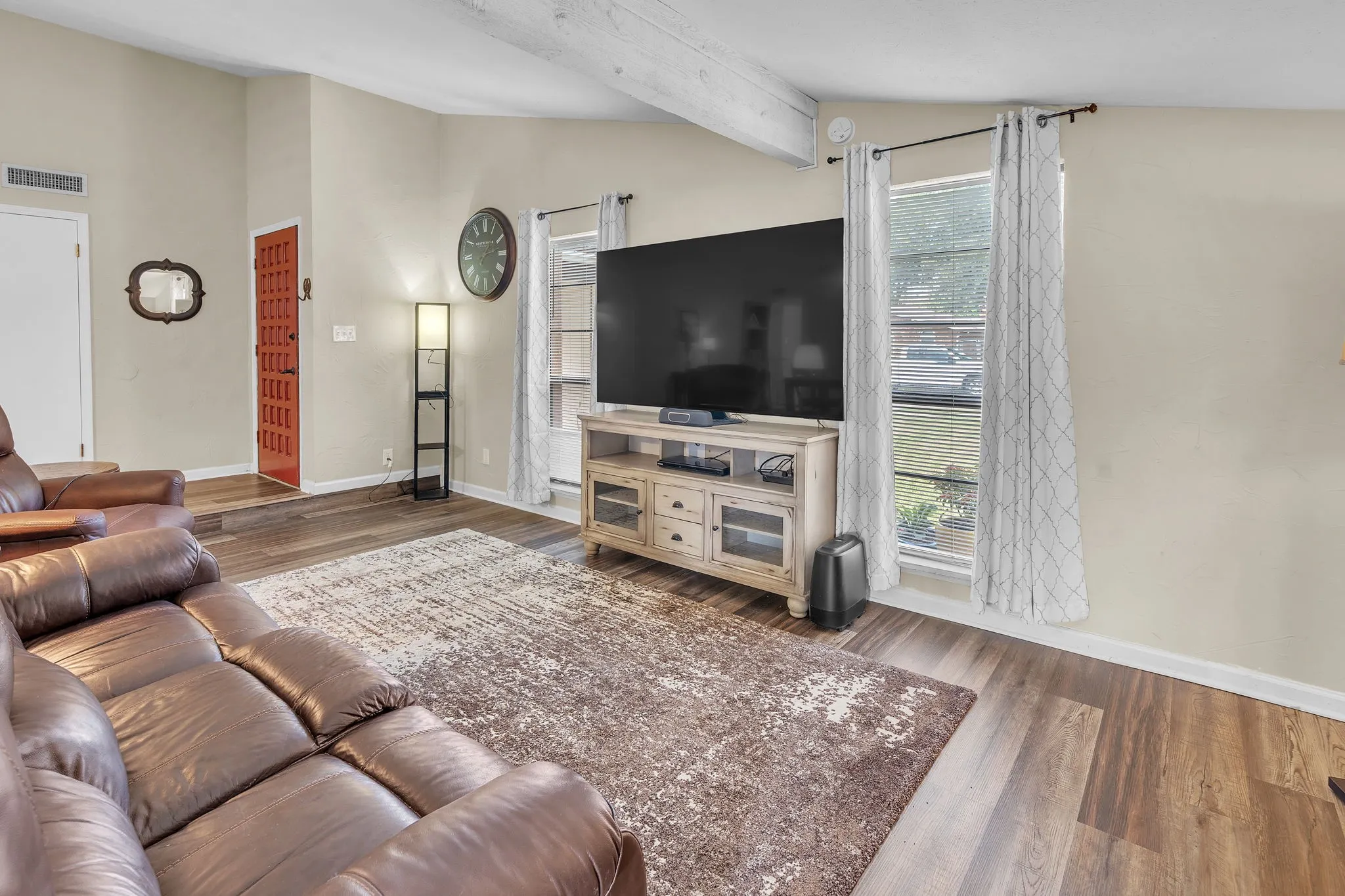 Single Family Residence For Sale in Denton County , 4908 Crawford Drive, The Colony, Texas 75056, 3 Bedroom, 2 Bathroom, 2 Garage spaces, 1,946 Sqft, built in 1977, mls#21345951, Real Estate Agent in The Colony, Homes For Sale in Denton county, Homes For Sale in The Colony, Realtor in The Colony Texas, Real Estate Brokerage Independent Realty Texas, Luminita Cordes Realtor