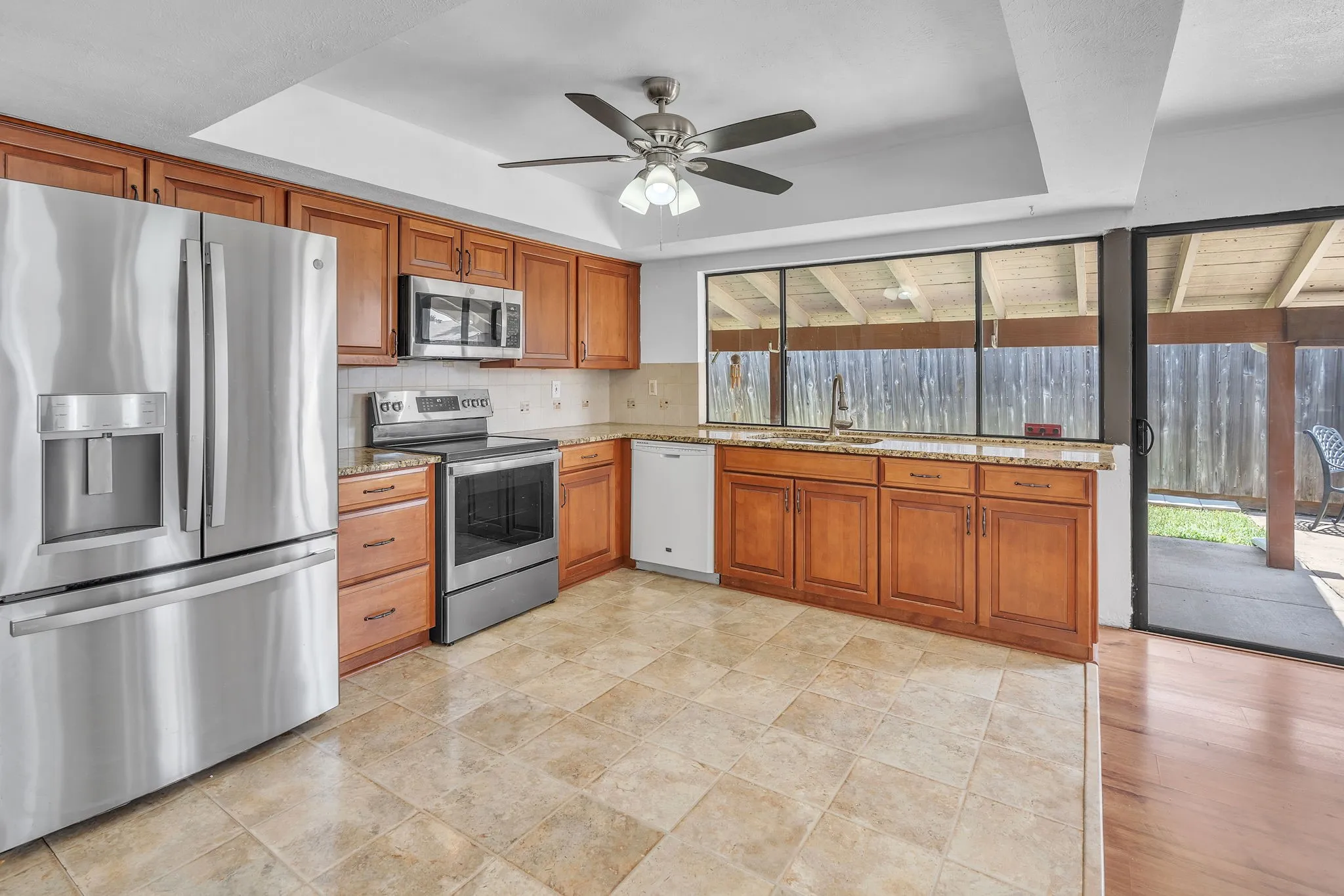 Single Family Residence For Sale in Denton County , 4908 Crawford Drive, The Colony, Texas 75056, 3 Bedroom, 2 Bathroom, 2 Garage spaces, 1,946 Sqft, built in 1977, mls#21345951, Real Estate Agent in The Colony, Homes For Sale in Denton county, Homes For Sale in The Colony, Realtor in The Colony Texas, Real Estate Brokerage Independent Realty Texas, Luminita Cordes Realtor