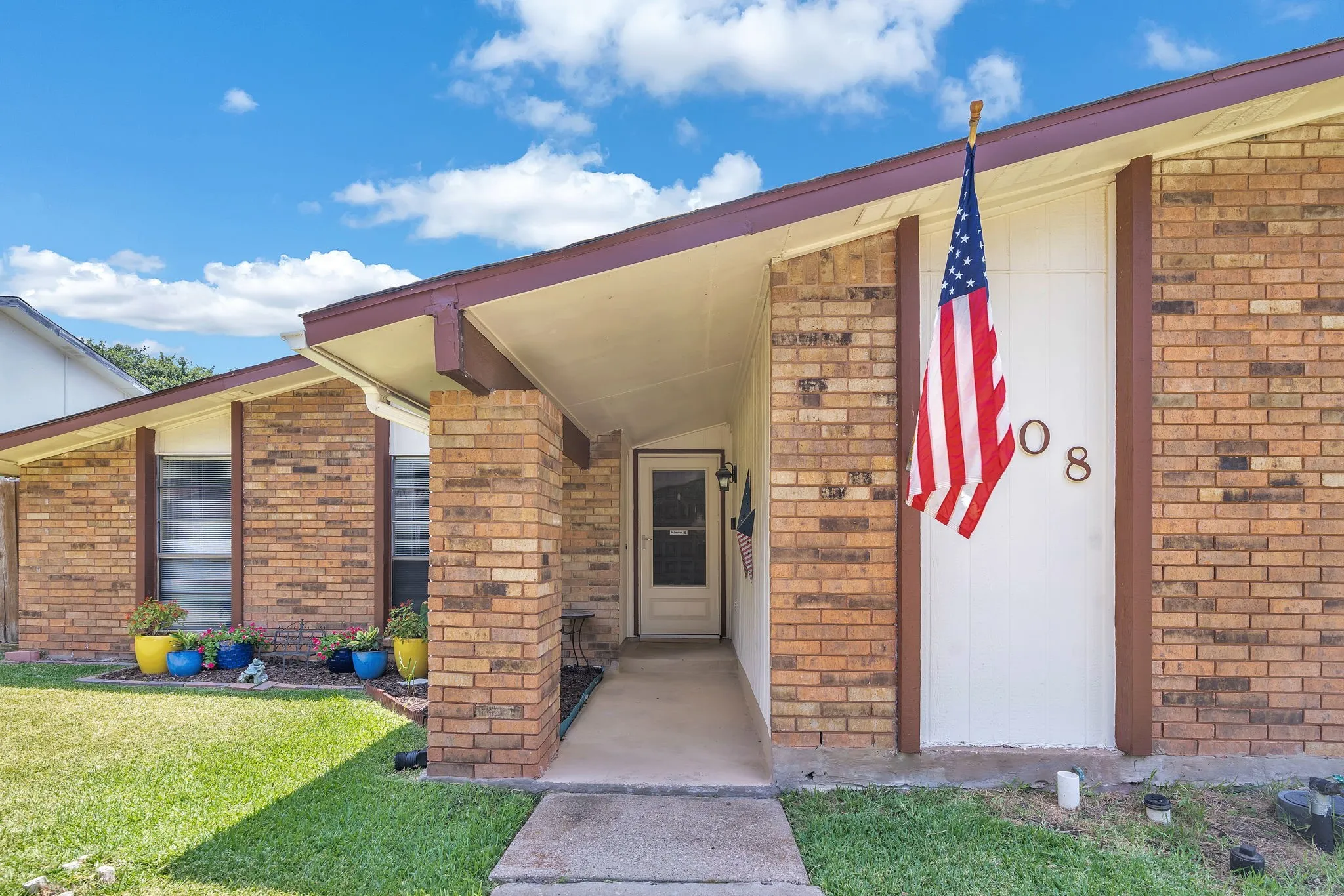 Single Family Residence For Sale in Denton County , 4908 Crawford Drive, The Colony, Texas 75056, 3 Bedroom, 2 Bathroom, 2 Garage spaces, 1,946 Sqft, built in 1977, mls#21345951, Real Estate Agent in The Colony, Homes For Sale in Denton county, Homes For Sale in The Colony, Realtor in The Colony Texas, Real Estate Brokerage Independent Realty Texas, Luminita Cordes Realtor