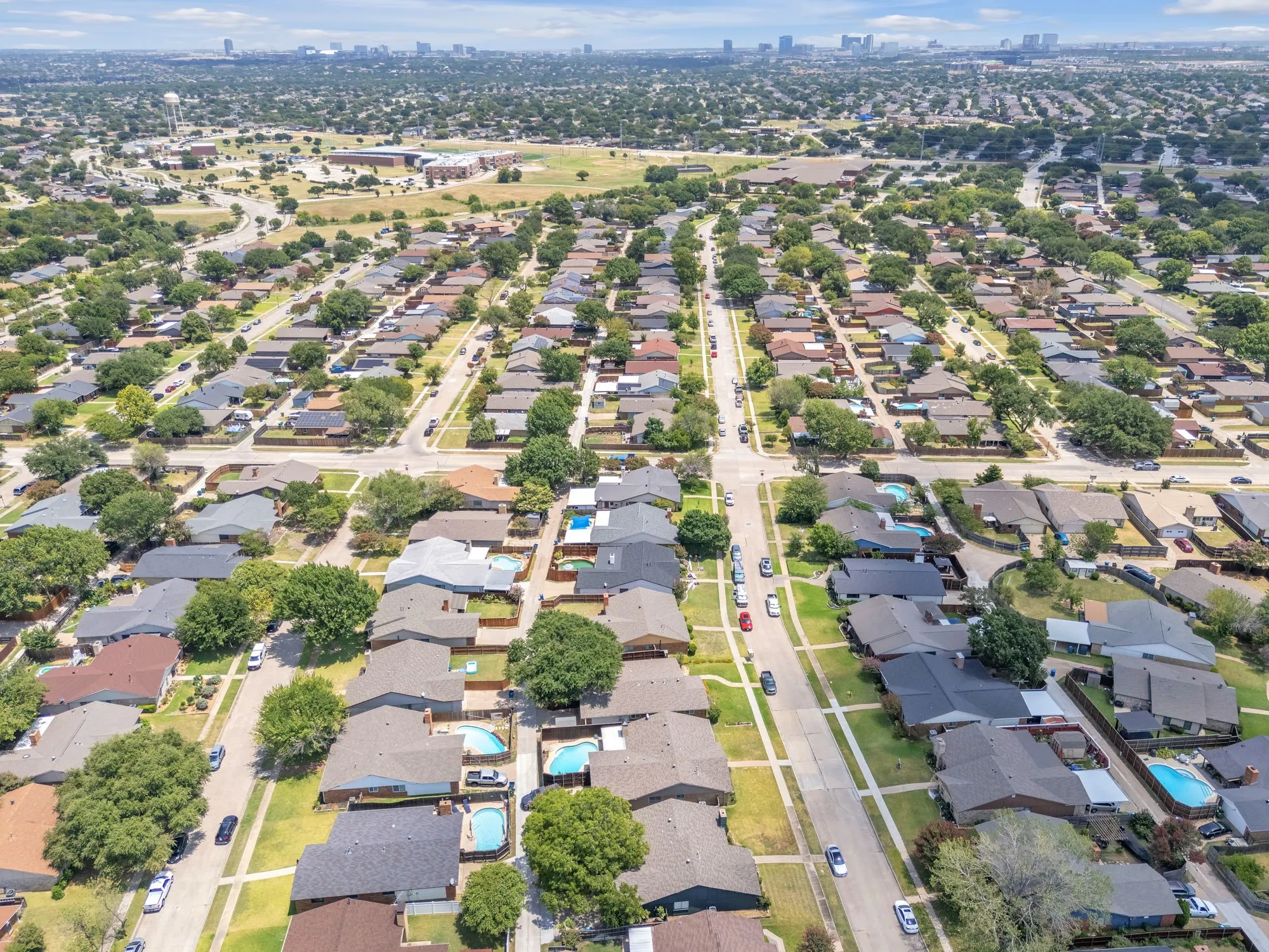 Single Family Residence For Sale in Denton County , 4908 Crawford Drive, The Colony, Texas 75056, 3 Bedroom, 2 Bathroom, 2 Garage spaces, 1,946 Sqft, built in 1977, mls#21345951, Real Estate Agent in The Colony, Homes For Sale in Denton county, Homes For Sale in The Colony, Realtor in The Colony Texas, Real Estate Brokerage Independent Realty Texas, Luminita Cordes Realtor