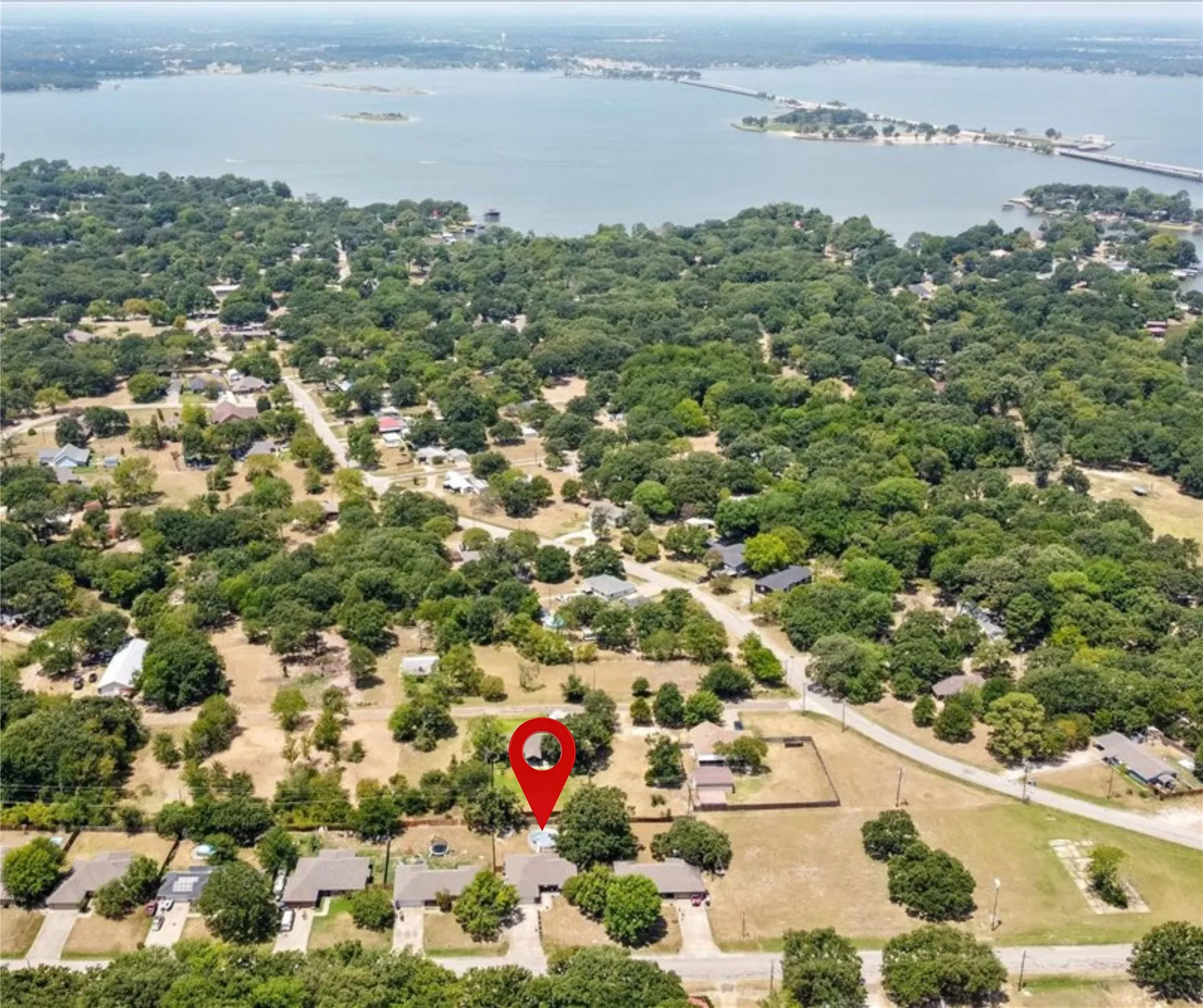 Single Family Residence For Sale in Henderson County , 425 Legendary Lane, Gun Barrel City, Texas 75156, 3 Bedroom, 2 Bathroom, 2 Garage spaces, 1,417 Sqft, built in 2004, mls#21346199, Real Estate Agent in Gun Barrel City, Homes For Sale in Henderson county, Homes For Sale in Gun Barrel City, Realtor in Gun Barrel City Texas, Real Estate Brokerage Independent Realty Texas, Luminita Cordes Realtor