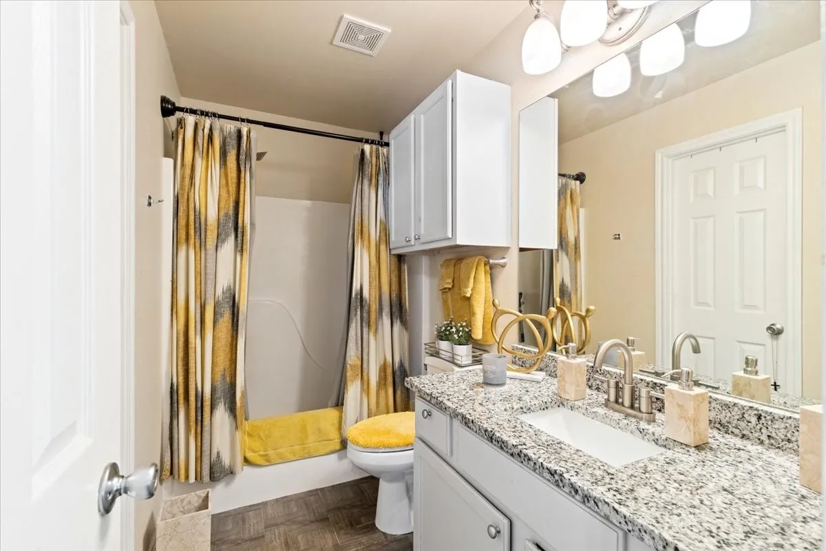 Single Family Residence For Sale in Henderson County , 425 Legendary Lane, Gun Barrel City, Texas 75156, 3 Bedroom, 2 Bathroom, 2 Garage spaces, 1,417 Sqft, built in 2004, mls#21346199, Real Estate Agent in Gun Barrel City, Homes For Sale in Henderson county, Homes For Sale in Gun Barrel City, Realtor in Gun Barrel City Texas, Real Estate Brokerage Independent Realty Texas, Luminita Cordes Realtor