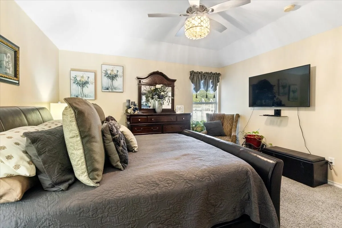 Single Family Residence For Sale in Henderson County , 425 Legendary Lane, Gun Barrel City, Texas 75156, 3 Bedroom, 2 Bathroom, 2 Garage spaces, 1,417 Sqft, built in 2004, mls#21346199, Real Estate Agent in Gun Barrel City, Homes For Sale in Henderson county, Homes For Sale in Gun Barrel City, Realtor in Gun Barrel City Texas, Real Estate Brokerage Independent Realty Texas, Luminita Cordes Realtor