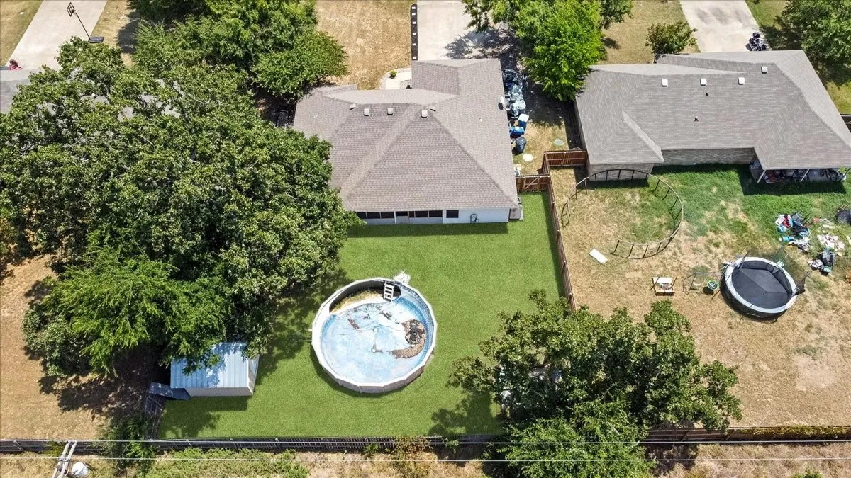 Single Family Residence For Sale in Henderson County , 425 Legendary Lane, Gun Barrel City, Texas 75156, 3 Bedroom, 2 Bathroom, 2 Garage spaces, 1,417 Sqft, built in 2004, mls#21346199, Real Estate Agent in Gun Barrel City, Homes For Sale in Henderson county, Homes For Sale in Gun Barrel City, Realtor in Gun Barrel City Texas, Real Estate Brokerage Independent Realty Texas, Luminita Cordes Realtor
