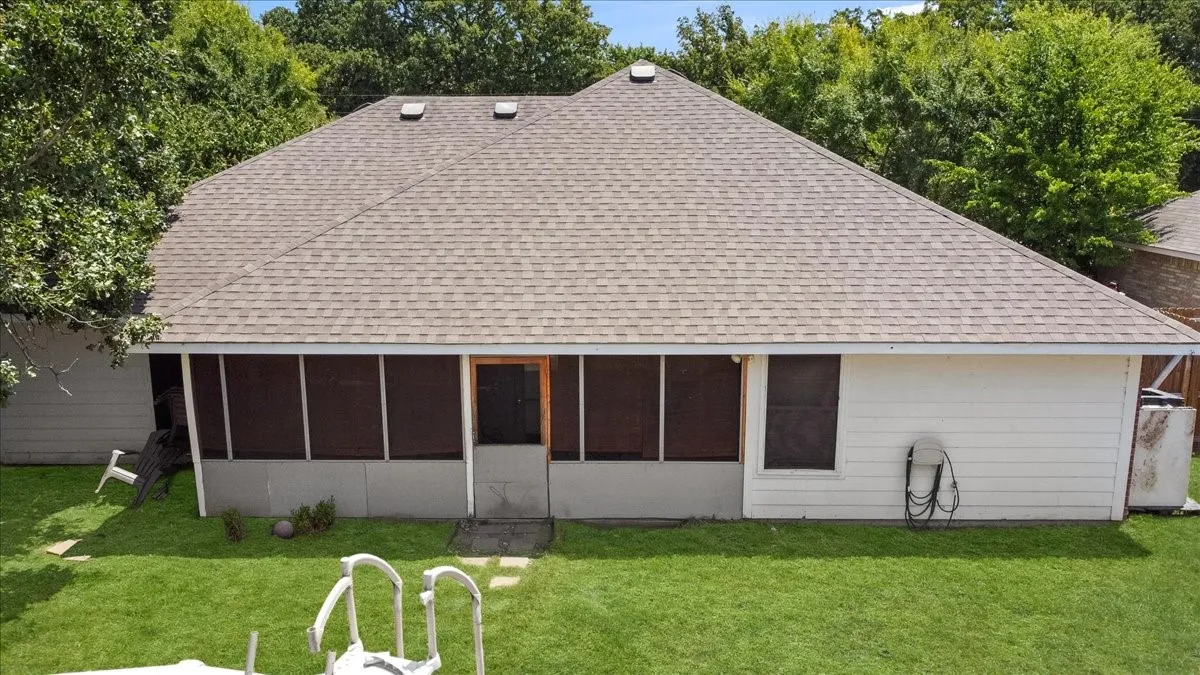 Single Family Residence For Sale in Henderson County , 425 Legendary Lane, Gun Barrel City, Texas 75156, 3 Bedroom, 2 Bathroom, 2 Garage spaces, 1,417 Sqft, built in 2004, mls#21346199, Real Estate Agent in Gun Barrel City, Homes For Sale in Henderson county, Homes For Sale in Gun Barrel City, Realtor in Gun Barrel City Texas, Real Estate Brokerage Independent Realty Texas, Luminita Cordes Realtor