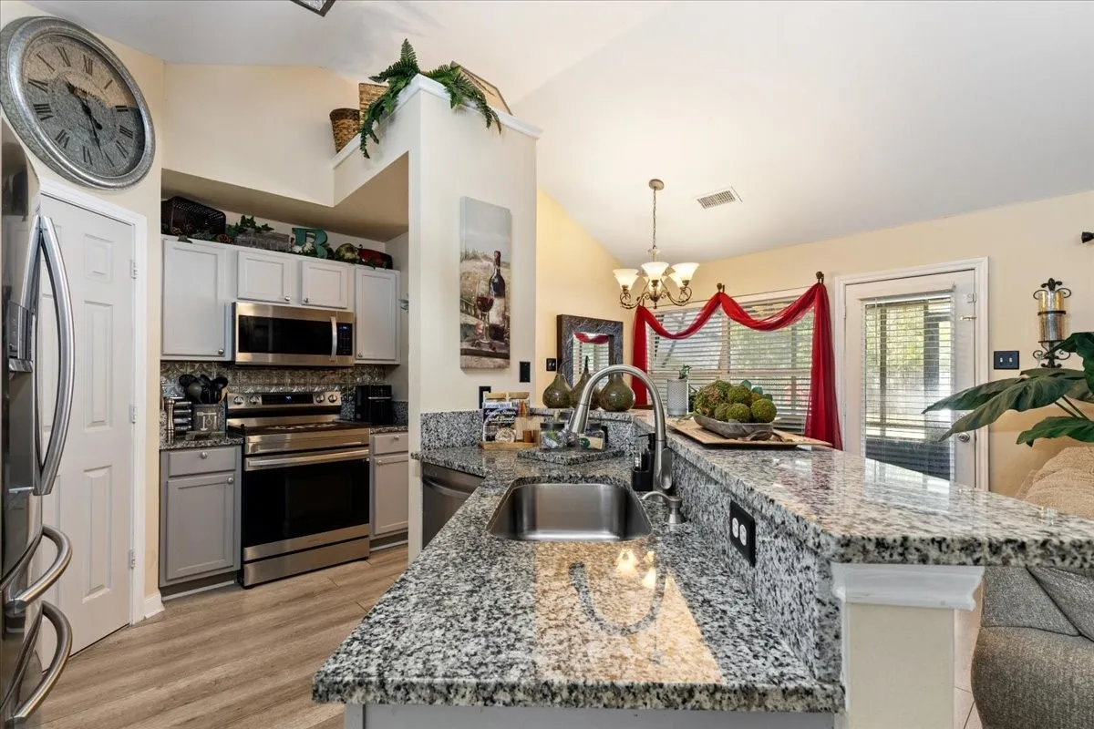 Single Family Residence For Sale in Henderson County , 425 Legendary Lane, Gun Barrel City, Texas 75156, 3 Bedroom, 2 Bathroom, 2 Garage spaces, 1,417 Sqft, built in 2004, mls#21346199, Real Estate Agent in Gun Barrel City, Homes For Sale in Henderson county, Homes For Sale in Gun Barrel City, Realtor in Gun Barrel City Texas, Real Estate Brokerage Independent Realty Texas, Luminita Cordes Realtor
