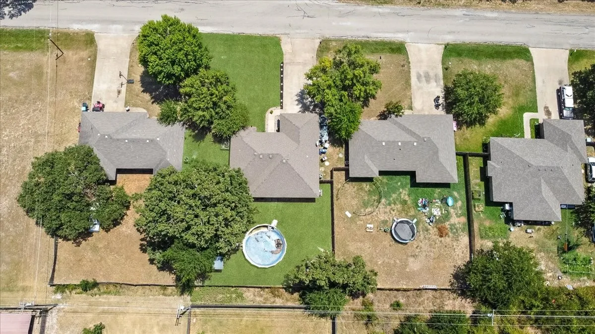 Single Family Residence For Sale in Henderson County , 425 Legendary Lane, Gun Barrel City, Texas 75156, 3 Bedroom, 2 Bathroom, 2 Garage spaces, 1,417 Sqft, built in 2004, mls#21346199, Real Estate Agent in Gun Barrel City, Homes For Sale in Henderson county, Homes For Sale in Gun Barrel City, Realtor in Gun Barrel City Texas, Real Estate Brokerage Independent Realty Texas, Luminita Cordes Realtor