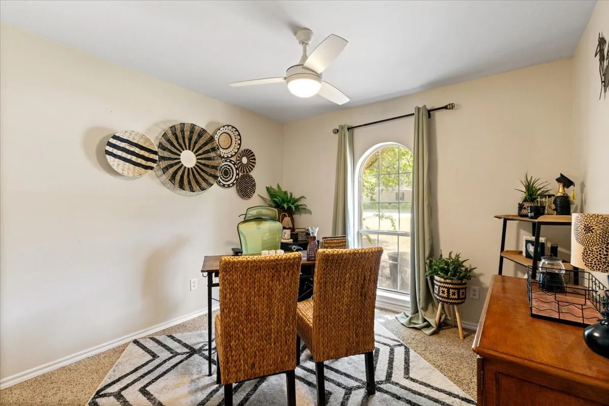 Single Family Residence For Sale in Henderson County , 425 Legendary Lane, Gun Barrel City, Texas 75156, 3 Bedroom, 2 Bathroom, 2 Garage spaces, 1,417 Sqft, built in 2004, mls#21346199, Real Estate Agent in Gun Barrel City, Homes For Sale in Henderson county, Homes For Sale in Gun Barrel City, Realtor in Gun Barrel City Texas, Real Estate Brokerage Independent Realty Texas, Luminita Cordes Realtor
