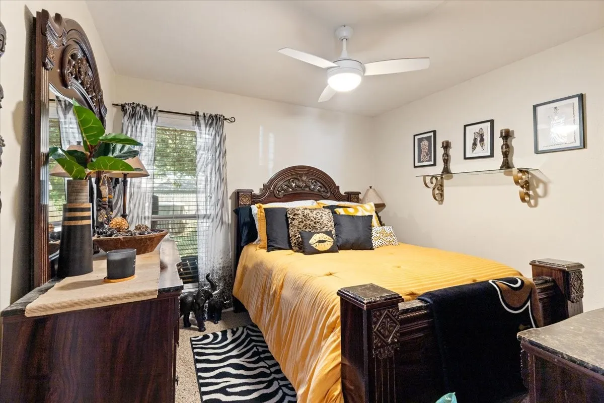 Single Family Residence For Sale in Henderson County , 425 Legendary Lane, Gun Barrel City, Texas 75156, 3 Bedroom, 2 Bathroom, 2 Garage spaces, 1,417 Sqft, built in 2004, mls#21346199, Real Estate Agent in Gun Barrel City, Homes For Sale in Henderson county, Homes For Sale in Gun Barrel City, Realtor in Gun Barrel City Texas, Real Estate Brokerage Independent Realty Texas, Luminita Cordes Realtor