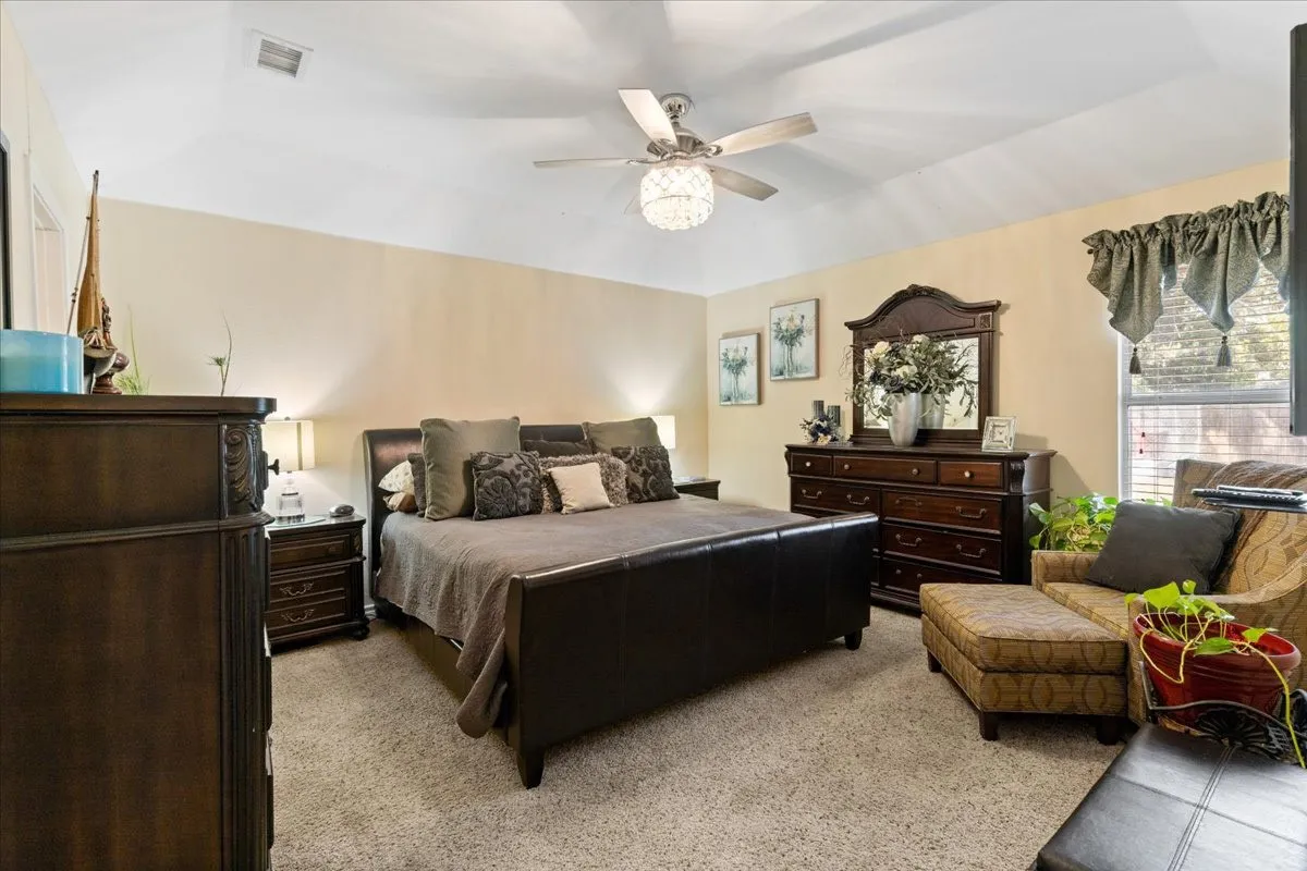 Single Family Residence For Sale in Henderson County , 425 Legendary Lane, Gun Barrel City, Texas 75156, 3 Bedroom, 2 Bathroom, 2 Garage spaces, 1,417 Sqft, built in 2004, mls#21346199, Real Estate Agent in Gun Barrel City, Homes For Sale in Henderson county, Homes For Sale in Gun Barrel City, Realtor in Gun Barrel City Texas, Real Estate Brokerage Independent Realty Texas, Luminita Cordes Realtor