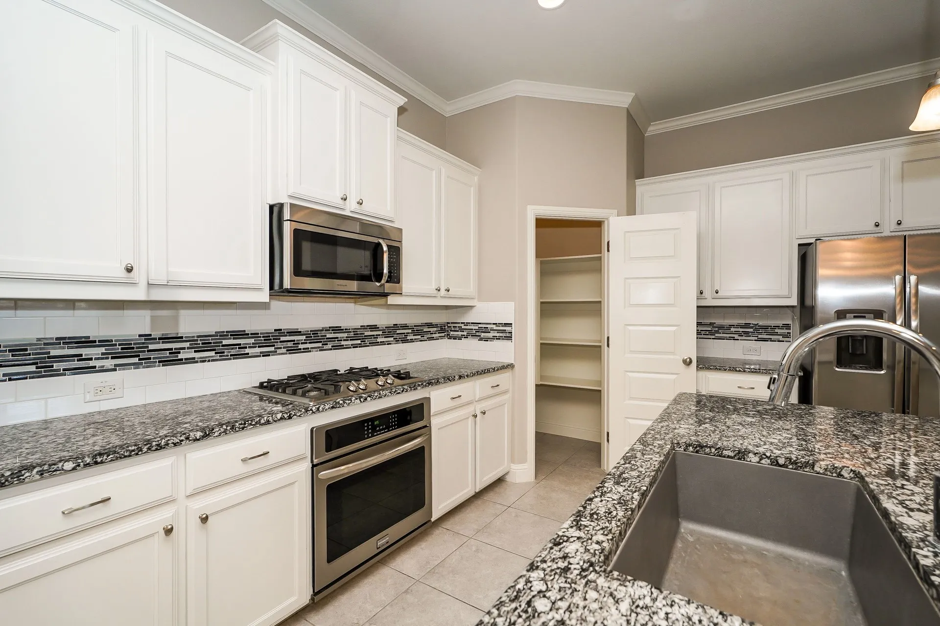 Single Family Residence For Sale in Tarrant County , 7428 Errandale Drive, Fort Worth, Texas 76179, 3 Bedroom, 2 Bathroom, 2 Garage spaces, 1,919 Sqft, built in 2015, mls#21344945, Real Estate Agent in Fort Worth, Homes For Sale in Tarrant county, Homes For Sale in Fort Worth, Realtor in Fort Worth Texas, Real Estate Brokerage Independent Realty Texas, Luminita Cordes Realtor