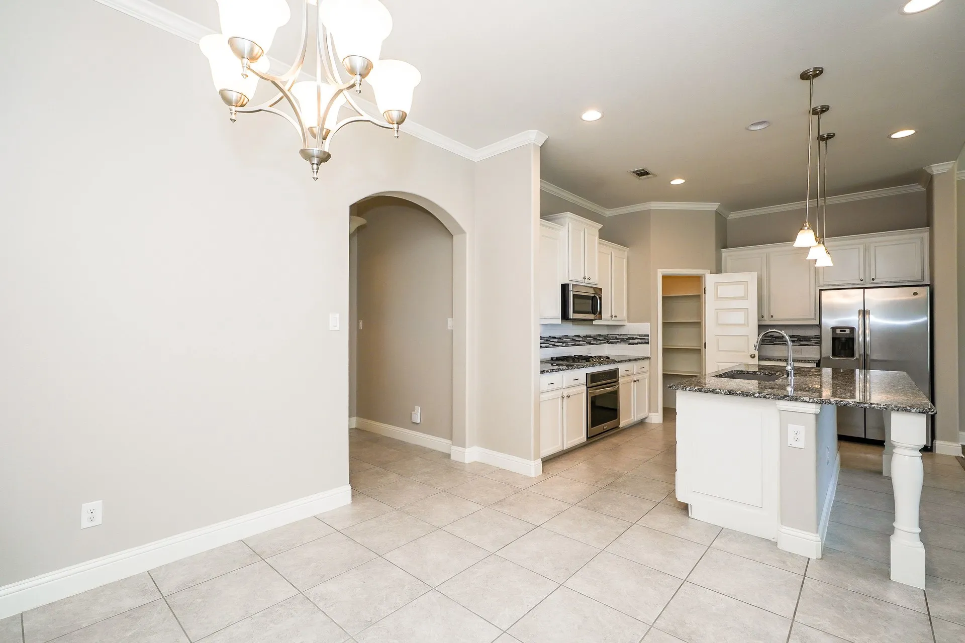 Single Family Residence For Sale in Tarrant County , 7428 Errandale Drive, Fort Worth, Texas 76179, 3 Bedroom, 2 Bathroom, 2 Garage spaces, 1,919 Sqft, built in 2015, mls#21344945, Real Estate Agent in Fort Worth, Homes For Sale in Tarrant county, Homes For Sale in Fort Worth, Realtor in Fort Worth Texas, Real Estate Brokerage Independent Realty Texas, Luminita Cordes Realtor