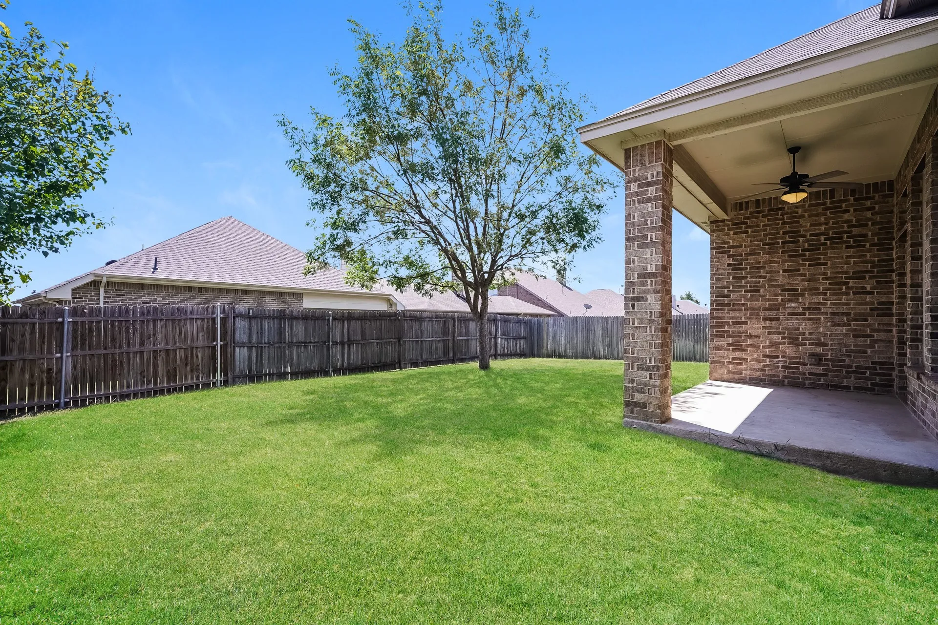 Single Family Residence For Sale in Tarrant County , 7428 Errandale Drive, Fort Worth, Texas 76179, 3 Bedroom, 2 Bathroom, 2 Garage spaces, 1,919 Sqft, built in 2015, mls#21344945, Real Estate Agent in Fort Worth, Homes For Sale in Tarrant county, Homes For Sale in Fort Worth, Realtor in Fort Worth Texas, Real Estate Brokerage Independent Realty Texas, Luminita Cordes Realtor