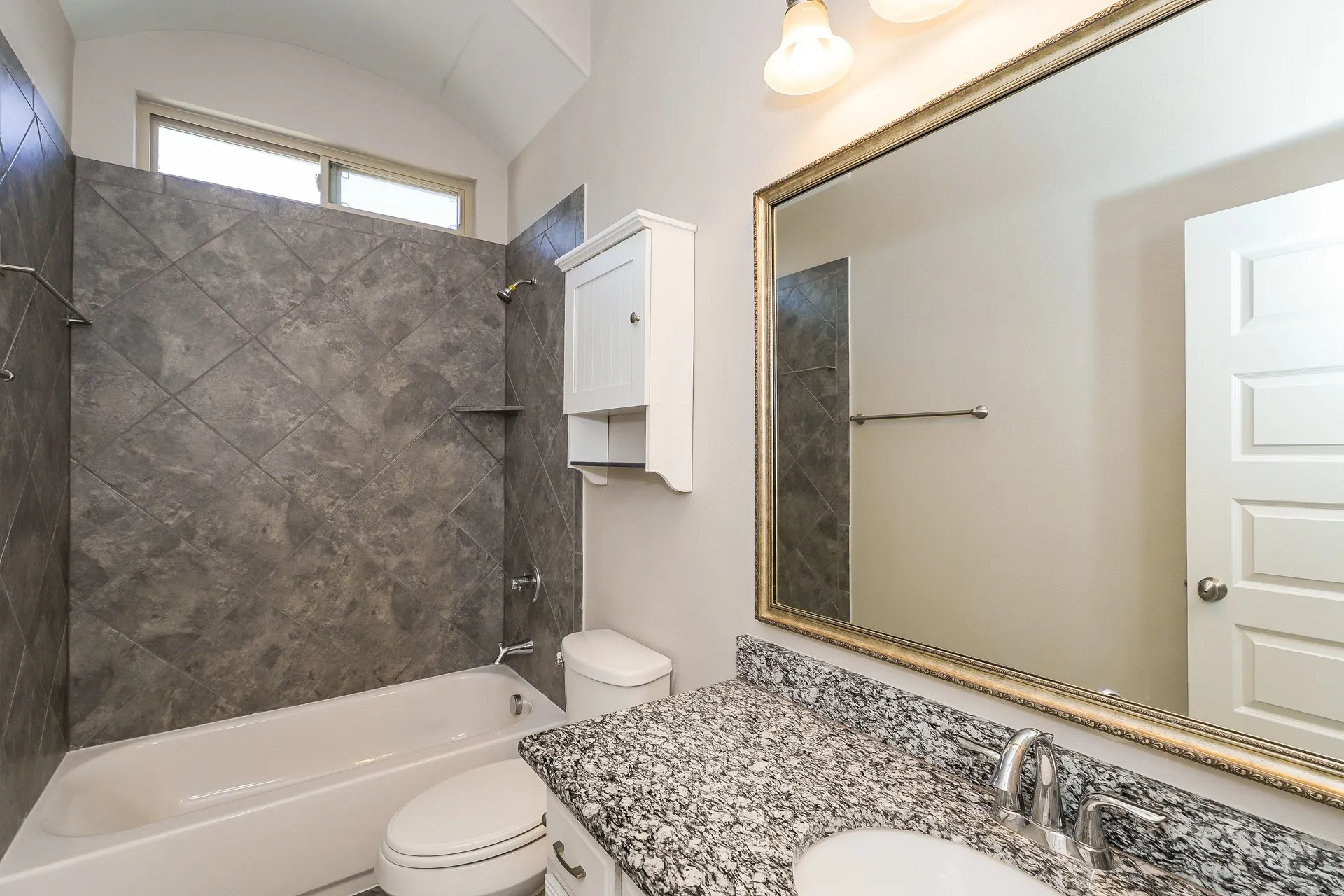 Single Family Residence For Sale in Tarrant County , 7428 Errandale Drive, Fort Worth, Texas 76179, 3 Bedroom, 2 Bathroom, 2 Garage spaces, 1,919 Sqft, built in 2015, mls#21344945, Real Estate Agent in Fort Worth, Homes For Sale in Tarrant county, Homes For Sale in Fort Worth, Realtor in Fort Worth Texas, Real Estate Brokerage Independent Realty Texas, Luminita Cordes Realtor