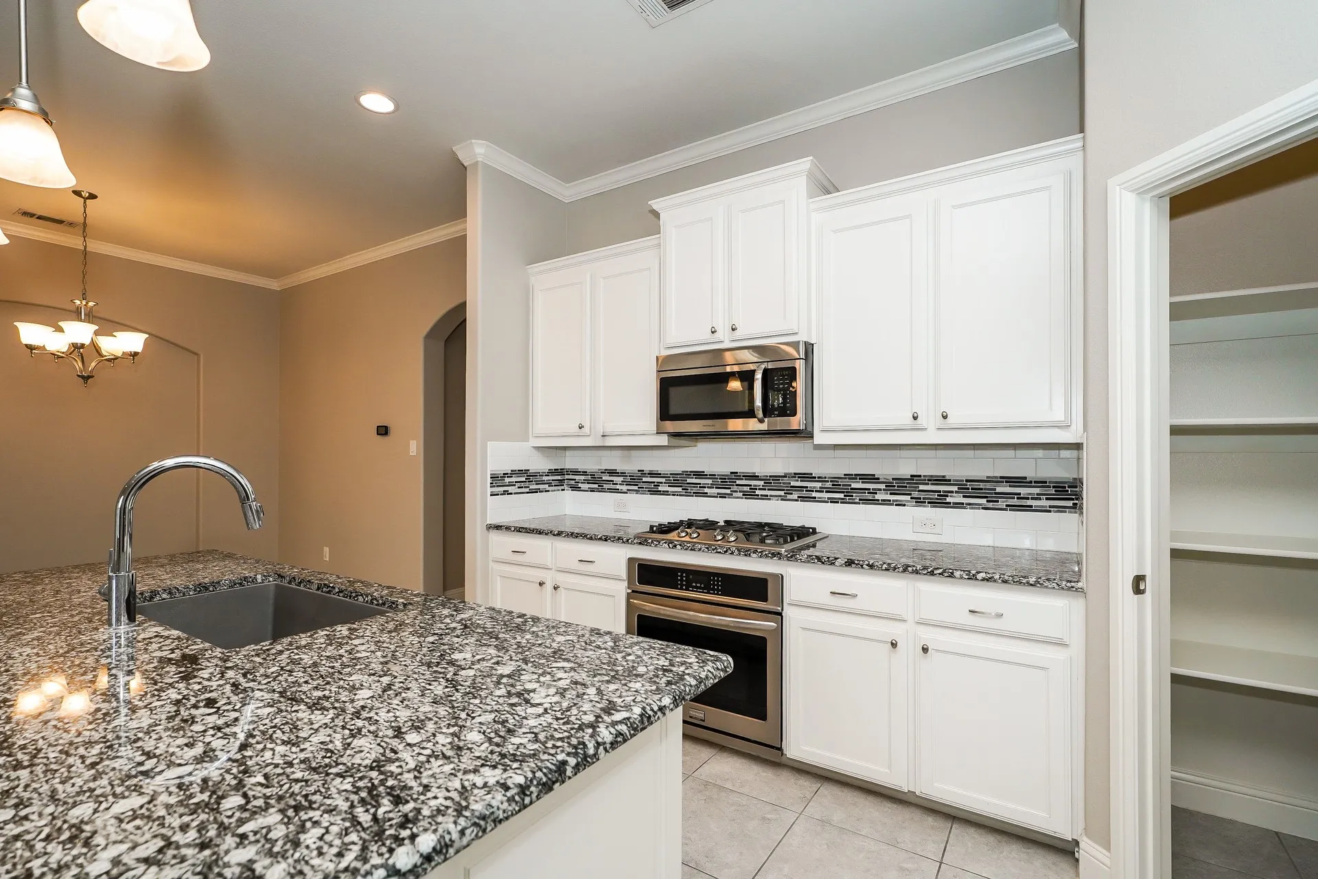 Single Family Residence For Sale in Tarrant County , 7428 Errandale Drive, Fort Worth, Texas 76179, 3 Bedroom, 2 Bathroom, 2 Garage spaces, 1,919 Sqft, built in 2015, mls#21344945, Real Estate Agent in Fort Worth, Homes For Sale in Tarrant county, Homes For Sale in Fort Worth, Realtor in Fort Worth Texas, Real Estate Brokerage Independent Realty Texas, Luminita Cordes Realtor