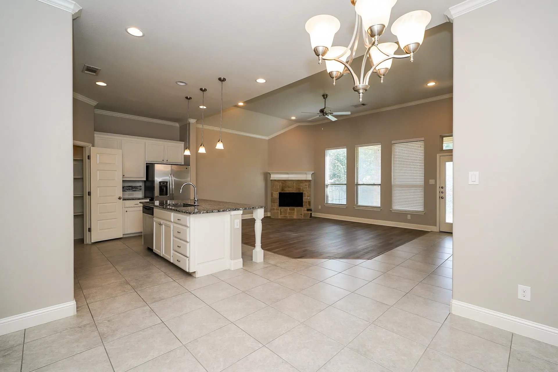 Single Family Residence For Sale in Tarrant County , 7428 Errandale Drive, Fort Worth, Texas 76179, 3 Bedroom, 2 Bathroom, 2 Garage spaces, 1,919 Sqft, built in 2015, mls#21344945, Real Estate Agent in Fort Worth, Homes For Sale in Tarrant county, Homes For Sale in Fort Worth, Realtor in Fort Worth Texas, Real Estate Brokerage Independent Realty Texas, Luminita Cordes Realtor