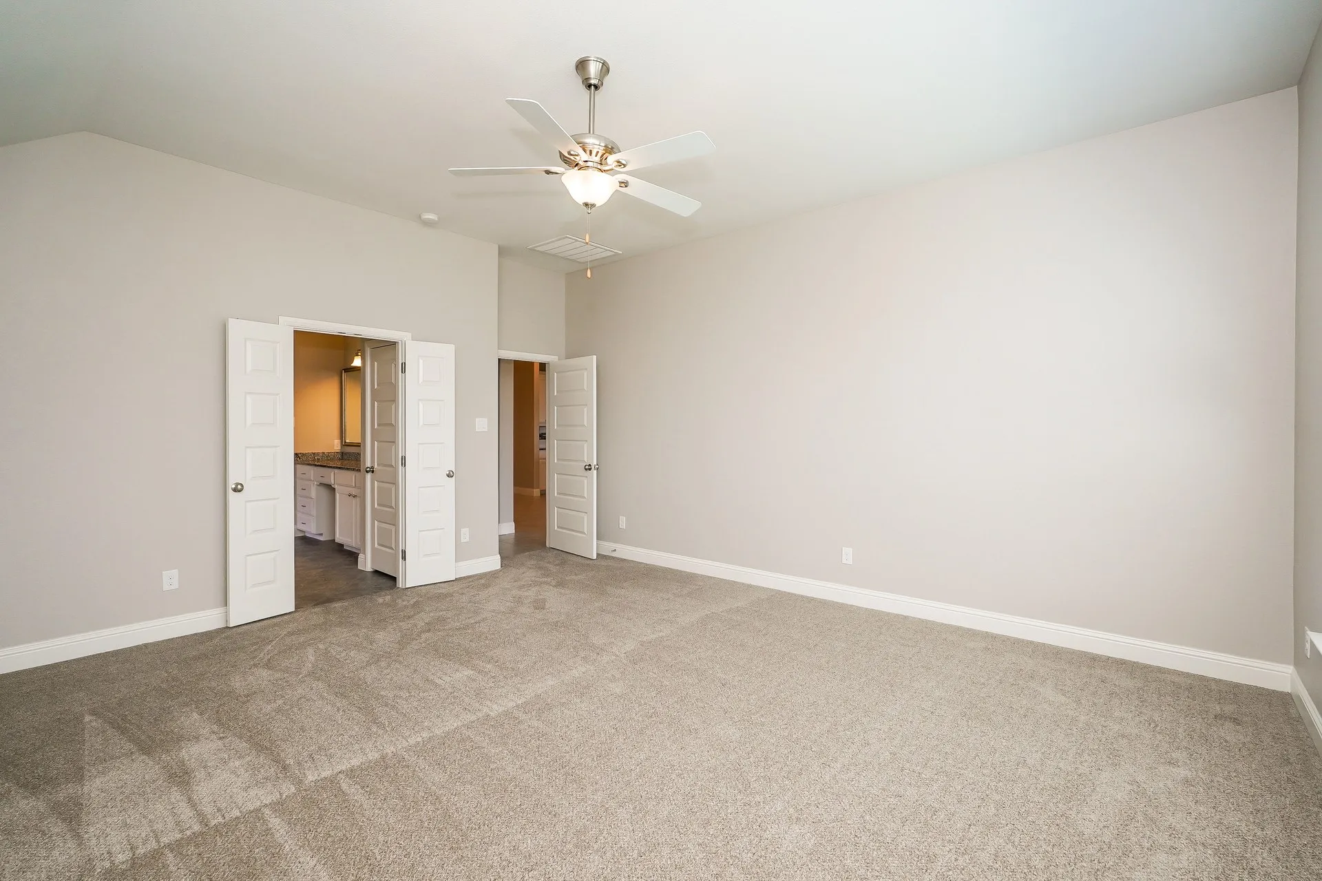 Single Family Residence For Sale in Tarrant County , 7428 Errandale Drive, Fort Worth, Texas 76179, 3 Bedroom, 2 Bathroom, 2 Garage spaces, 1,919 Sqft, built in 2015, mls#21344945, Real Estate Agent in Fort Worth, Homes For Sale in Tarrant county, Homes For Sale in Fort Worth, Realtor in Fort Worth Texas, Real Estate Brokerage Independent Realty Texas, Luminita Cordes Realtor